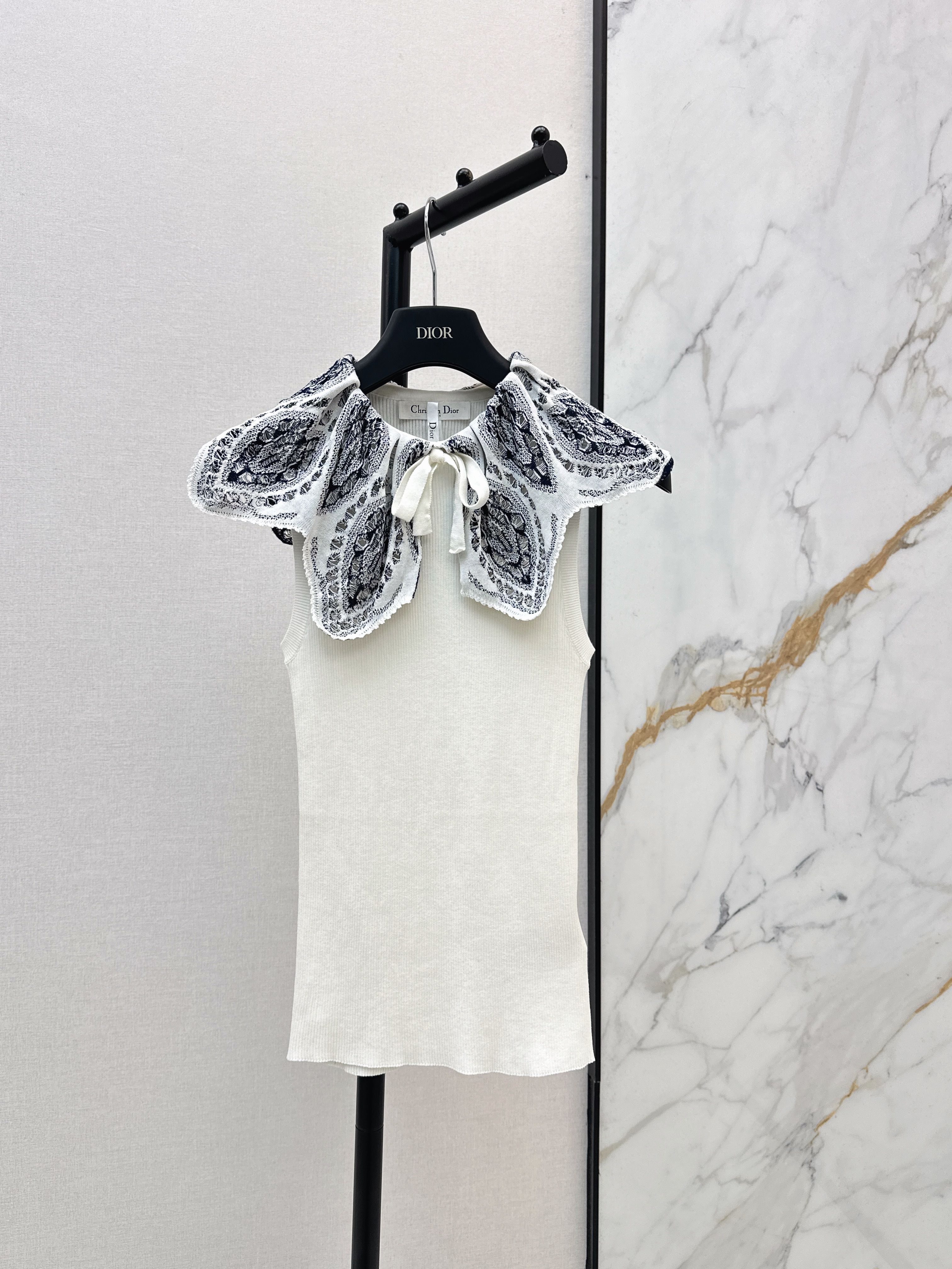 CD New Hollow Lace Collar Vest