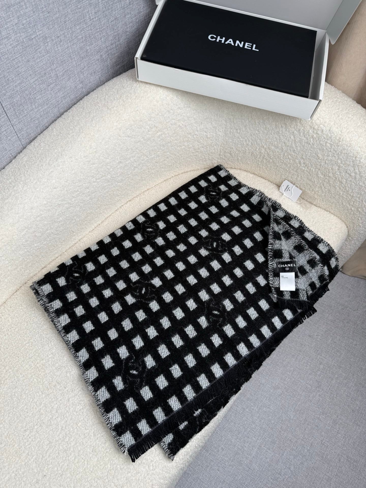 Chan New Plaid scarf