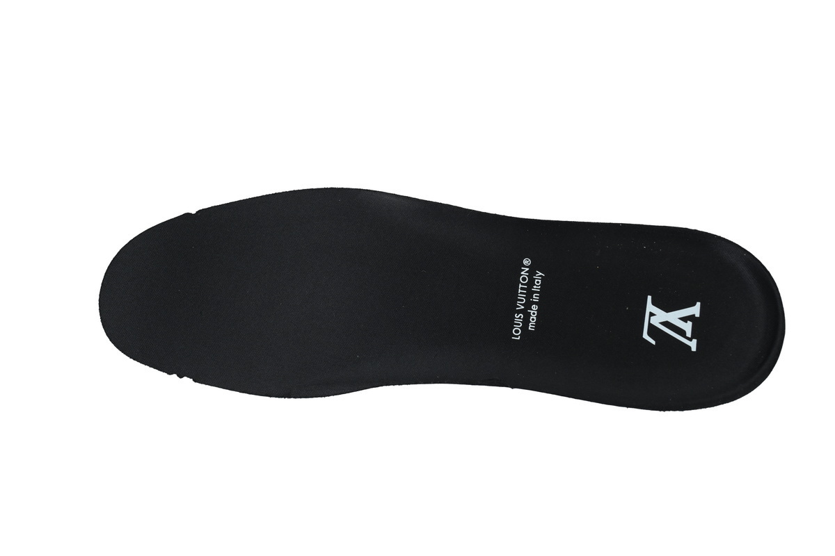 Pkkicks God Batch LOUIS VUITTON Plum Blossom Drill in Black
