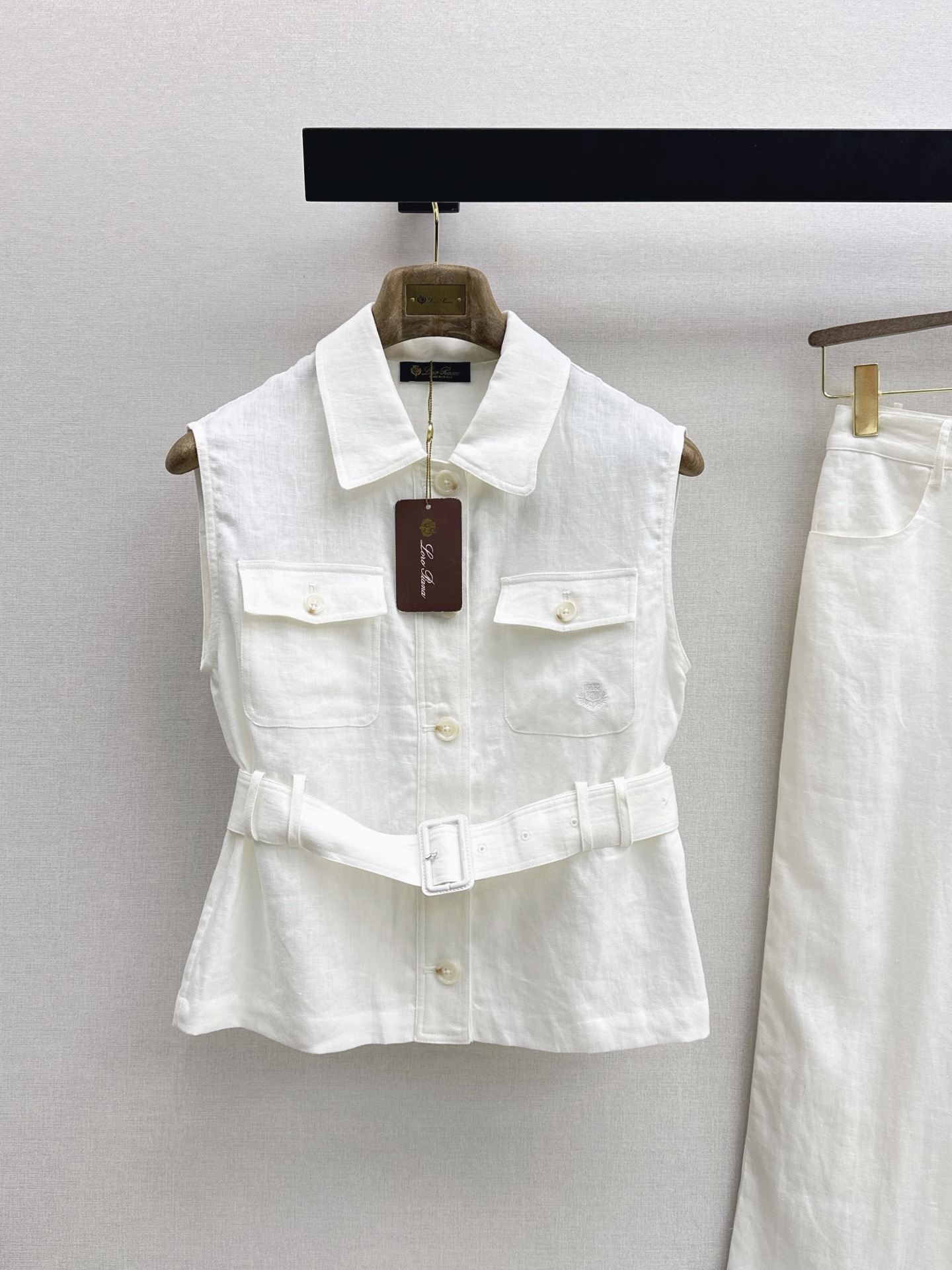 Loro New belted vest