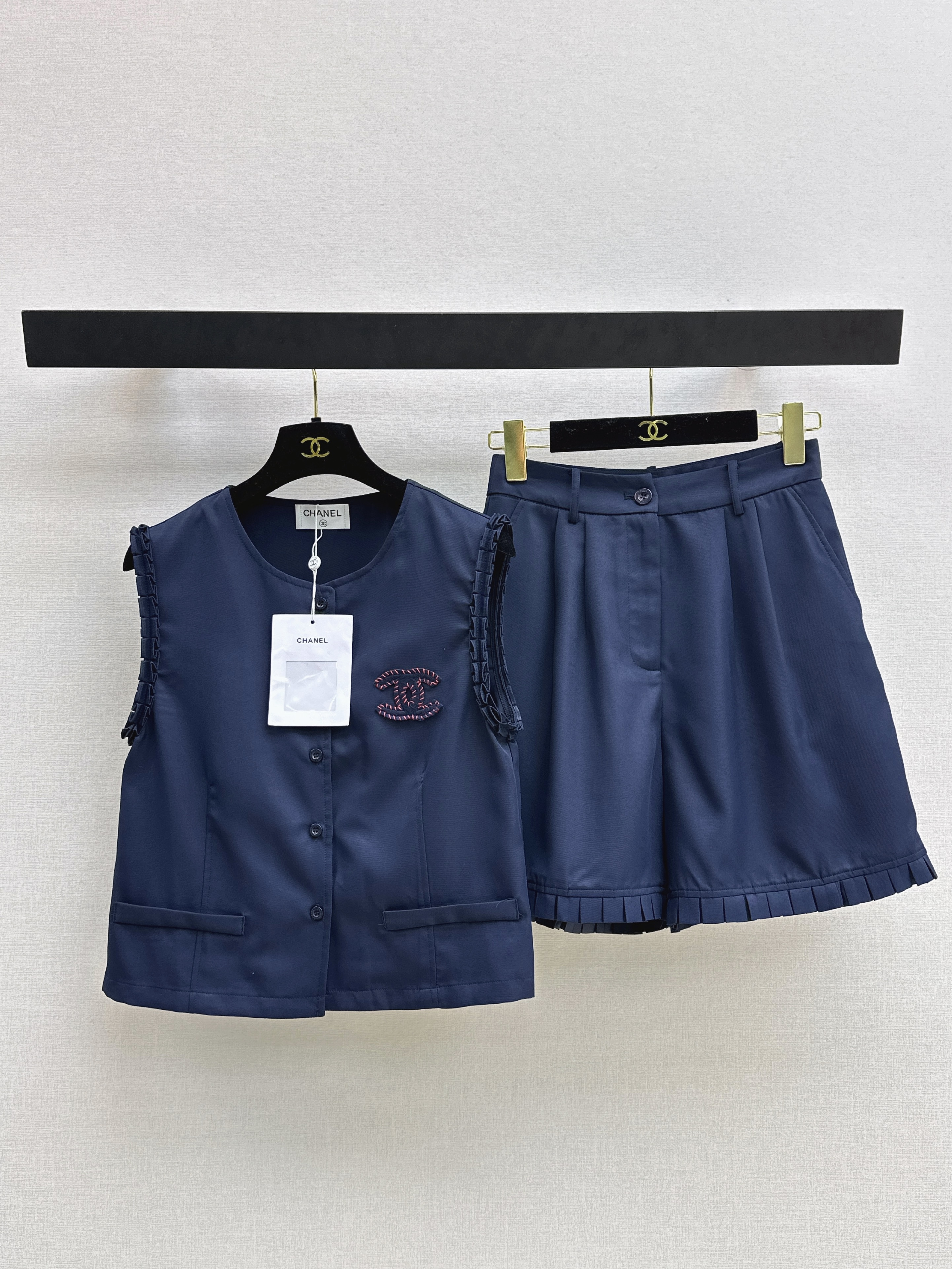 Chan New embroidery set
