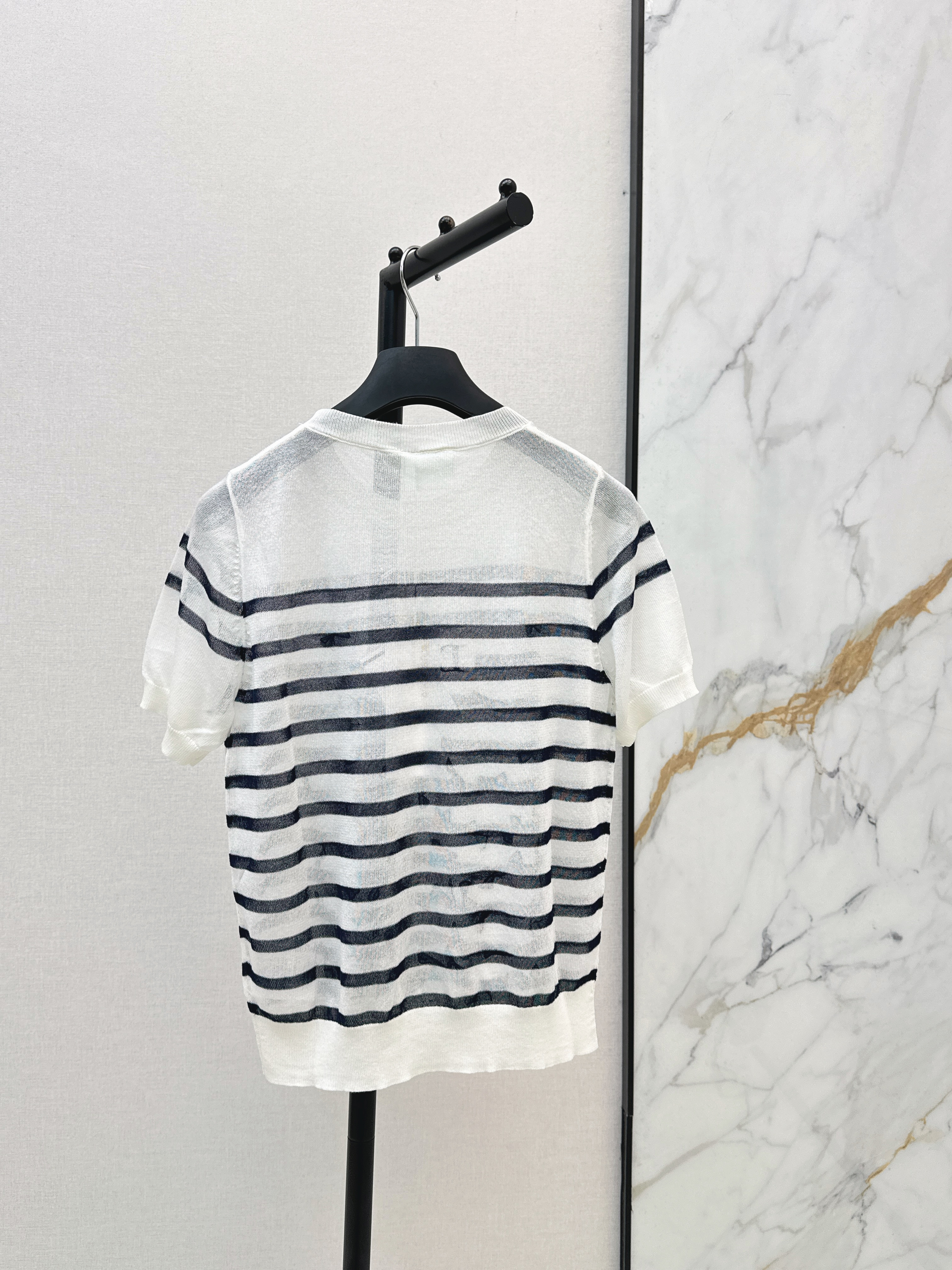 CD New Bow-Embroidered Striped Knit Top