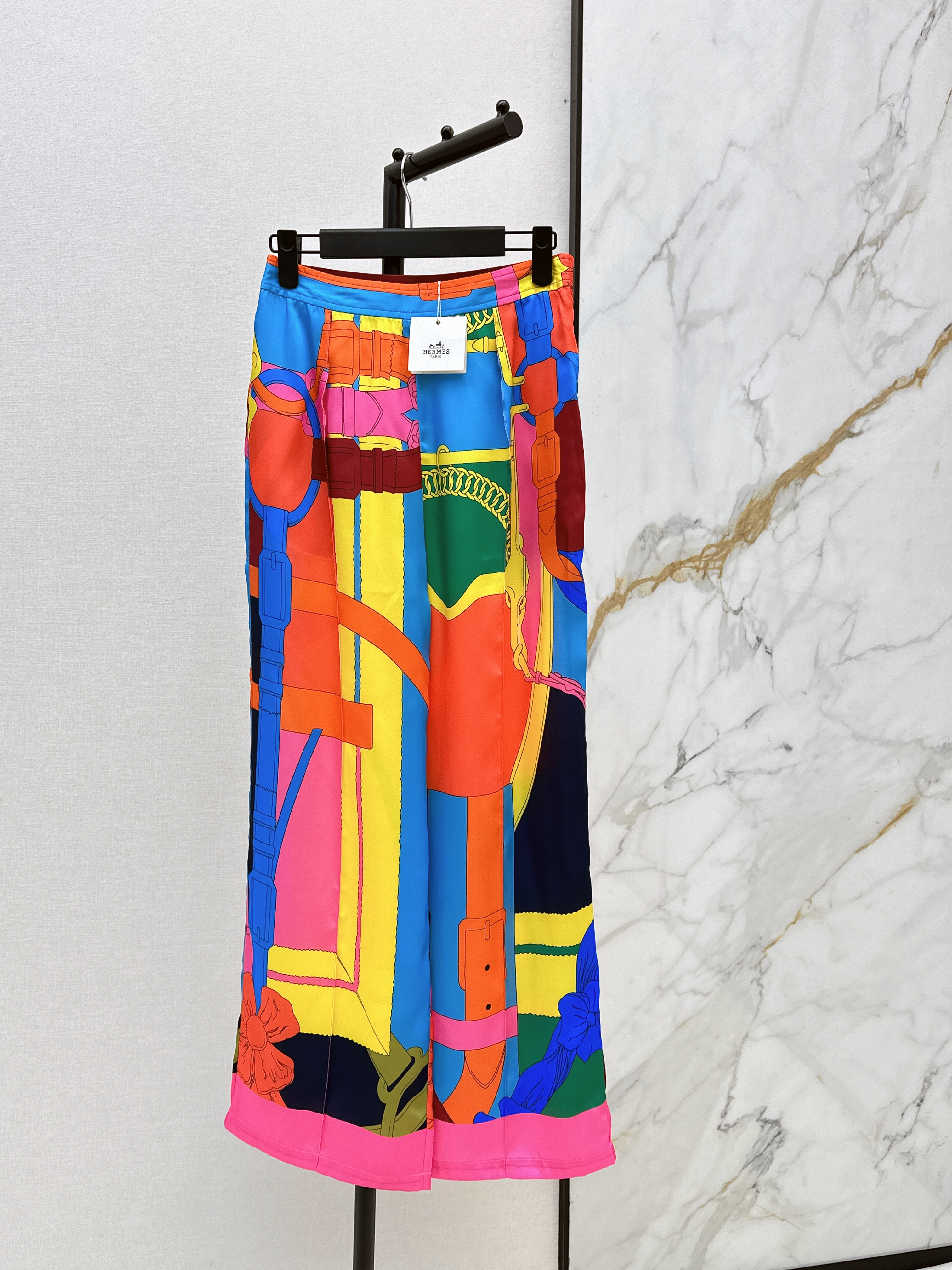Herm New printed silk pants