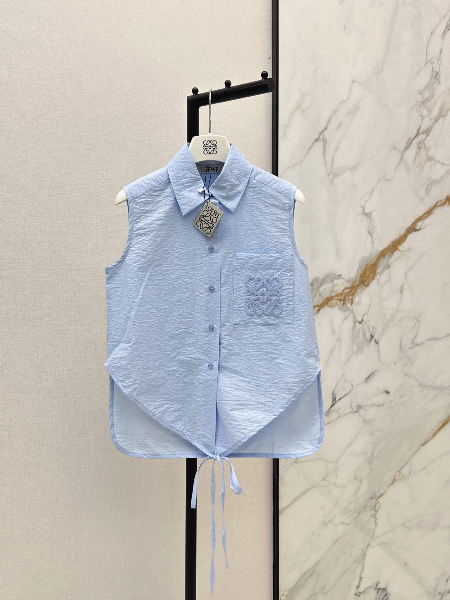 Loe New embroidered sleeveless shirt