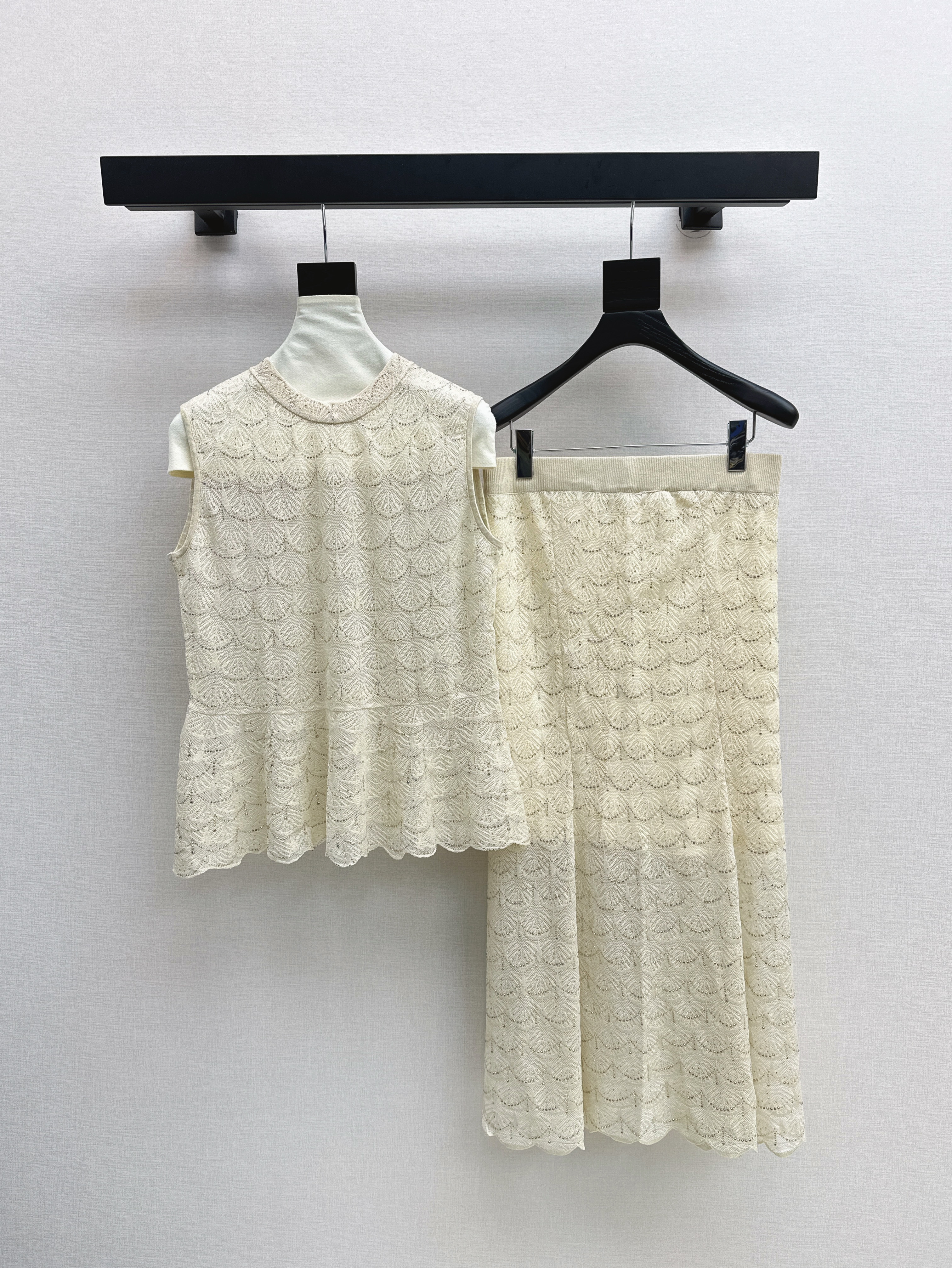 Chan New Knitted set
