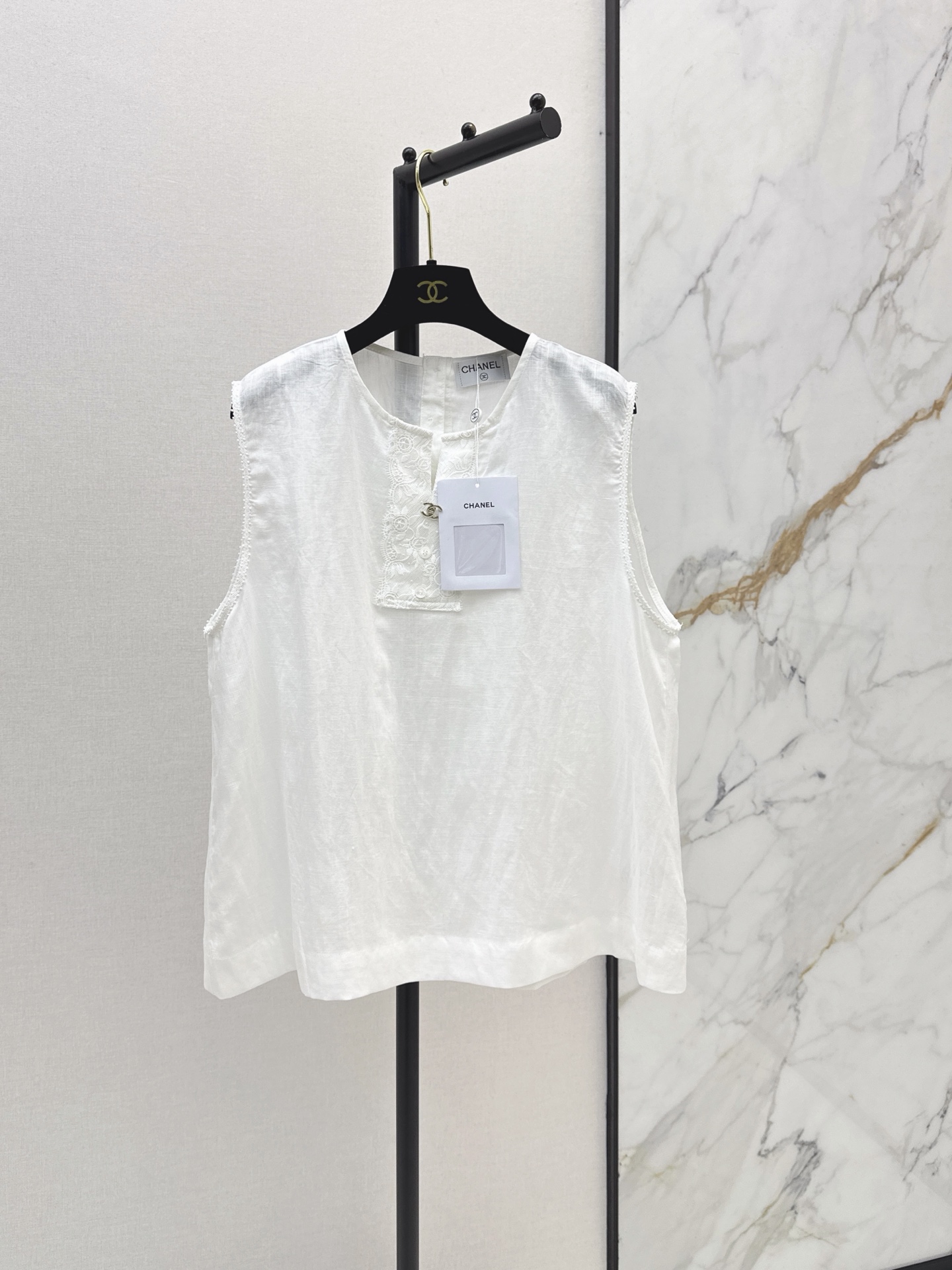 Chan New Lace sleeveless vest