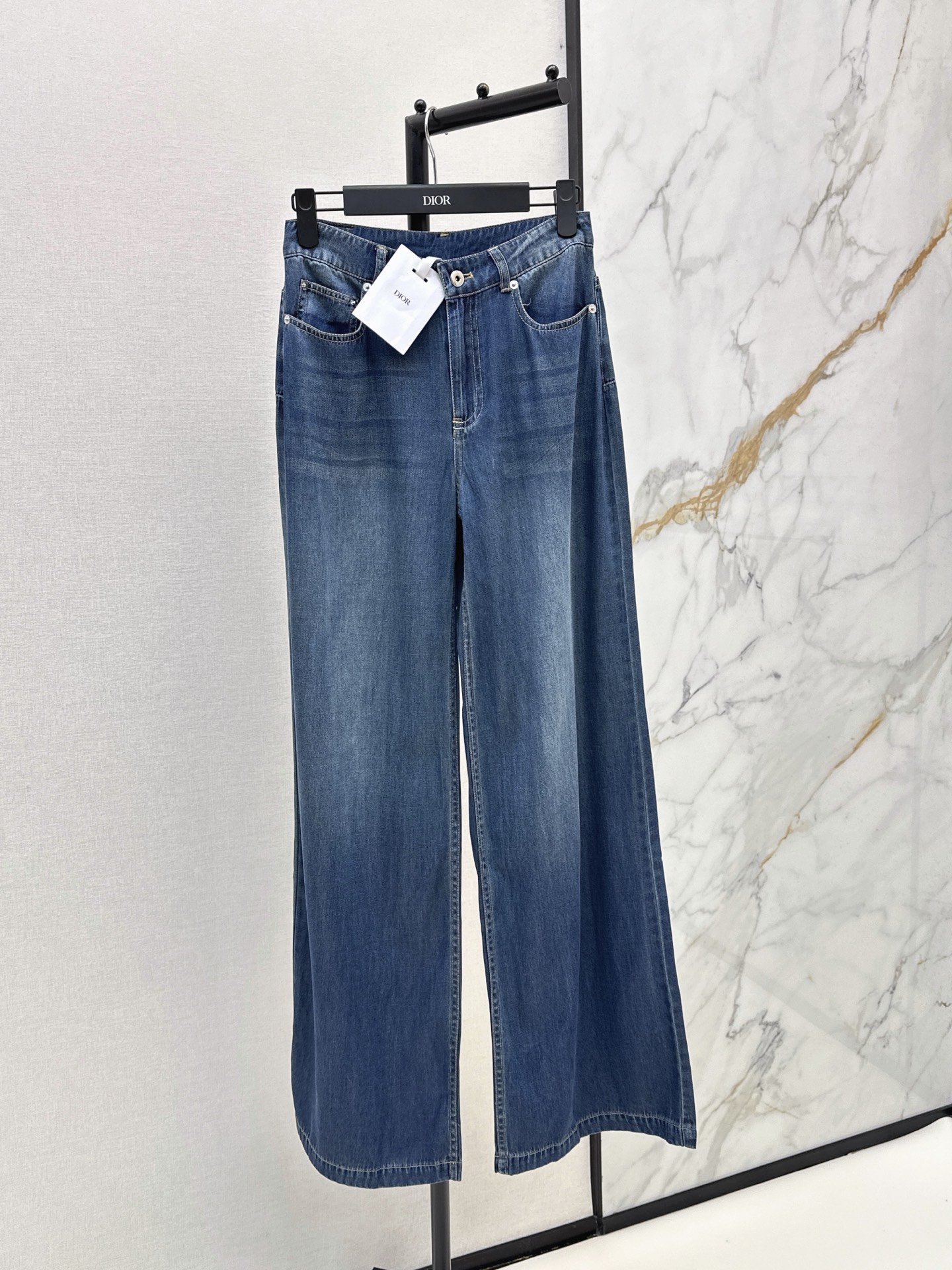CD New Straight-leg jeans