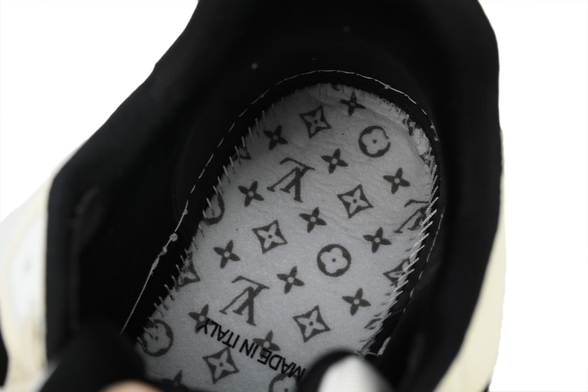 Pkkicks God Batch LOUIS VUITTON Trainer Monogram Flower Black