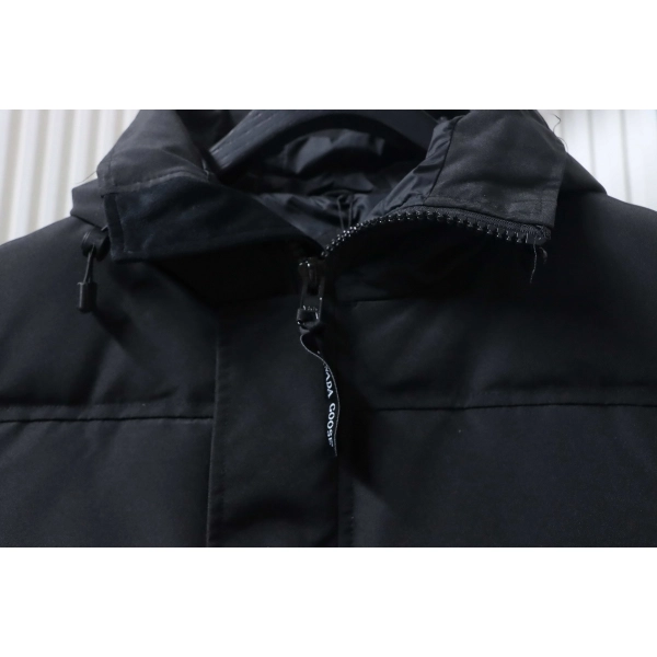 CANADA GOOSE MacMillan Parka 17 Black  gray label