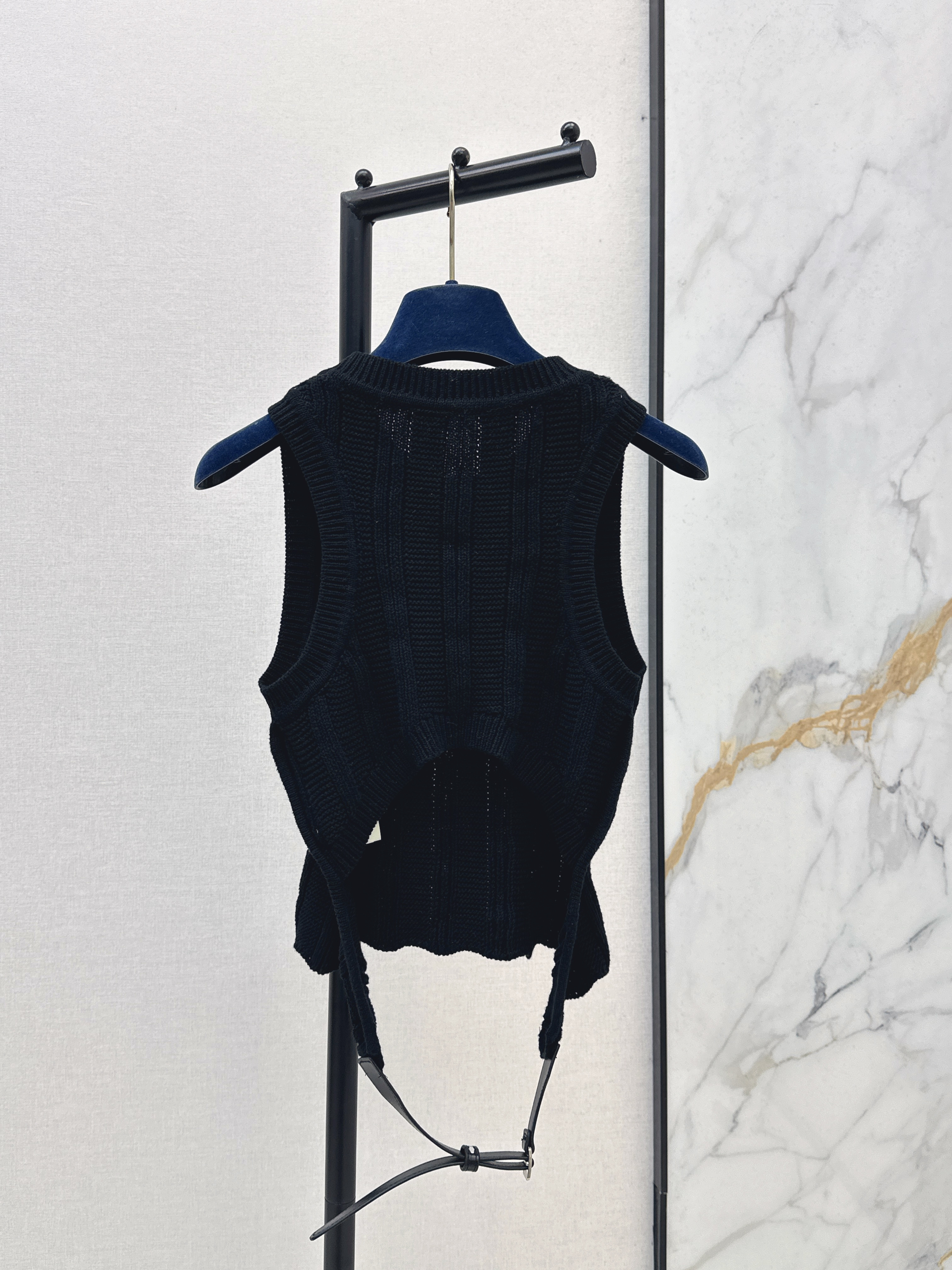 Louis New knit vest