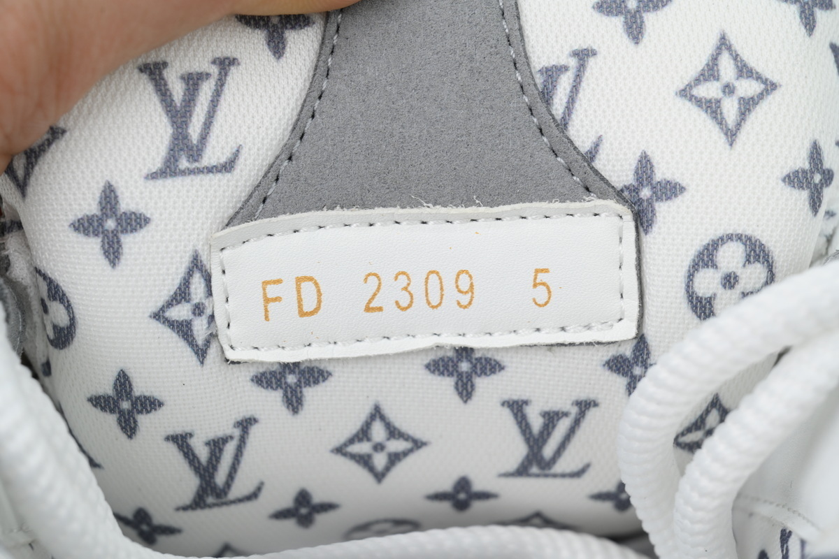 Pkkicks God Batch LOUIS VUITTON Light Gray Blue