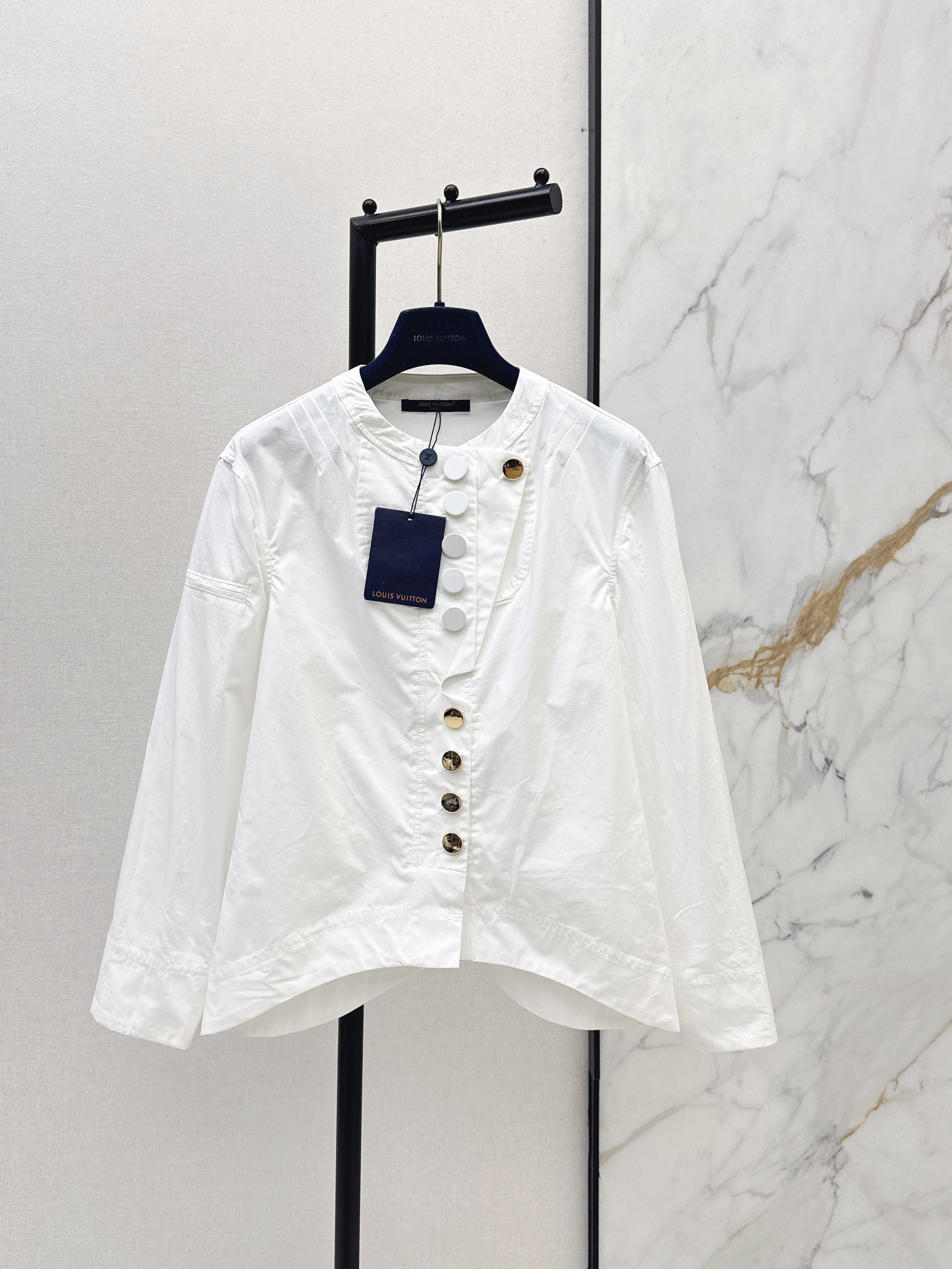 Louis New button shirt