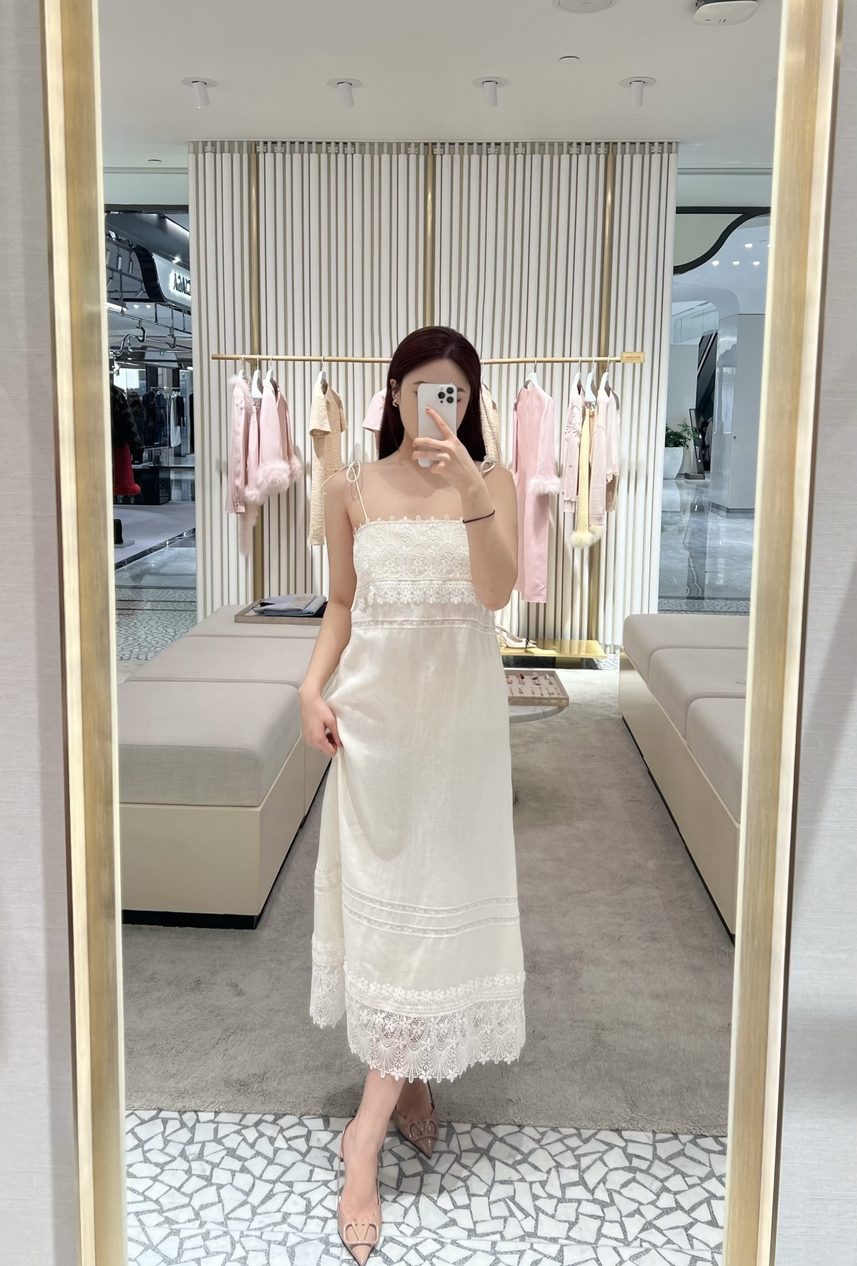 Val New contract lace dress