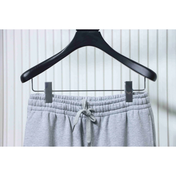 Alo Yoga Cuffed Sweatpants grey