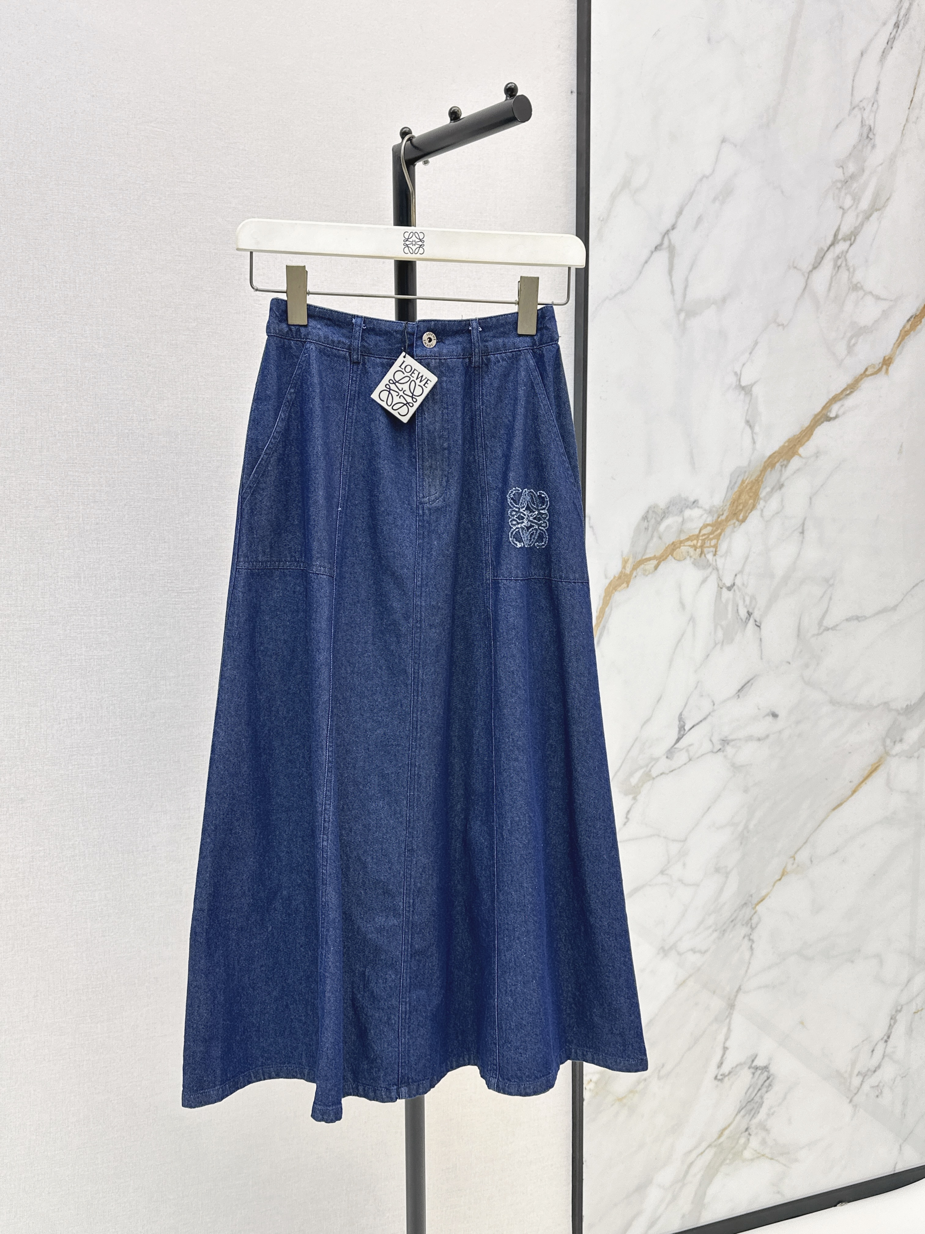 Loe New embroidered skirt