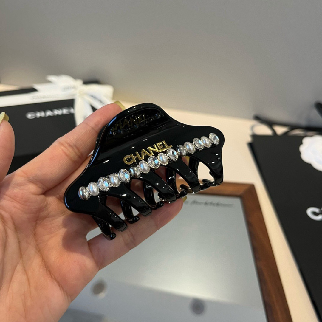 Chan New  Hair Clip
