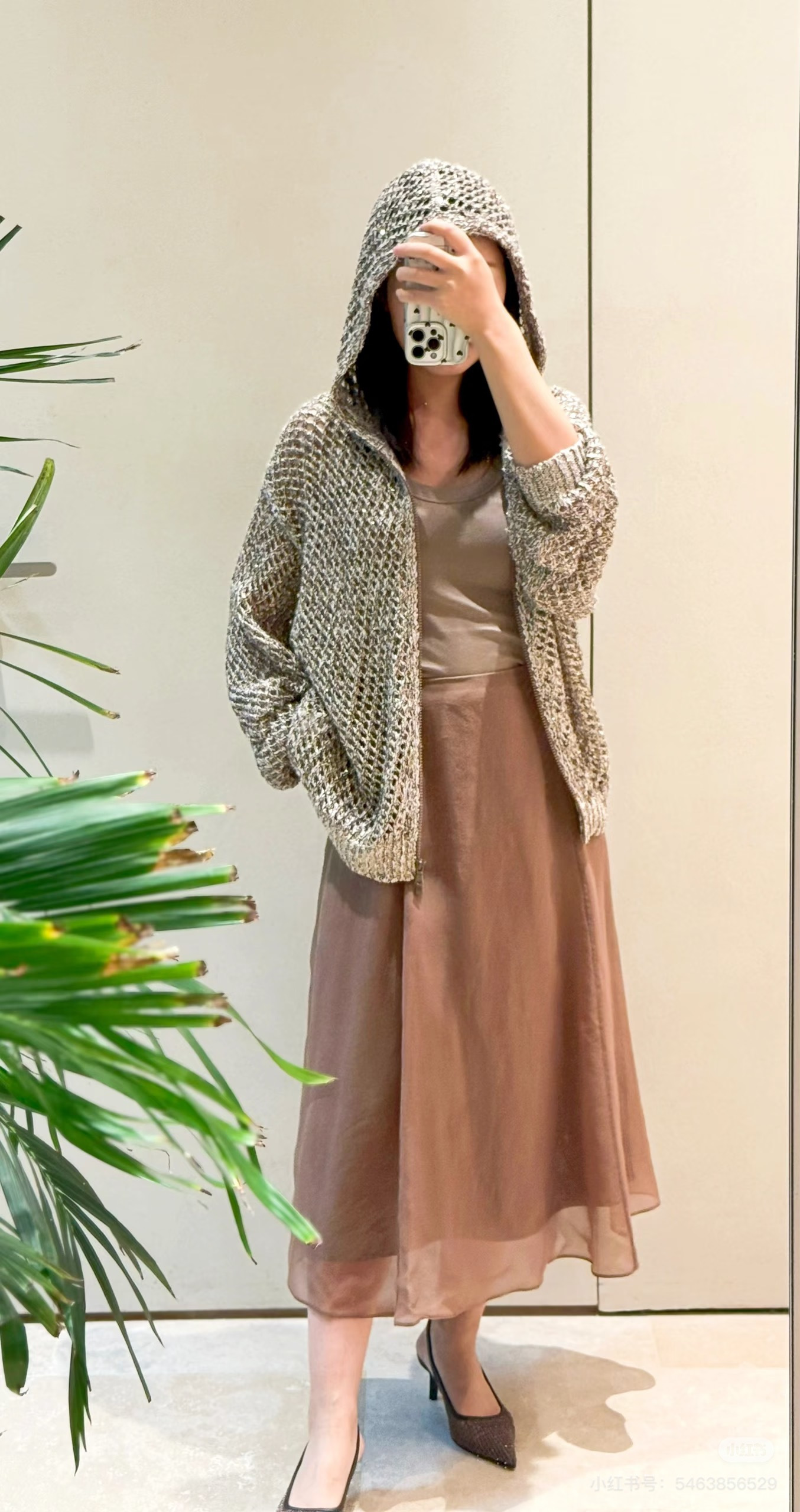 Brun New hollow-out hooded knit jacket
