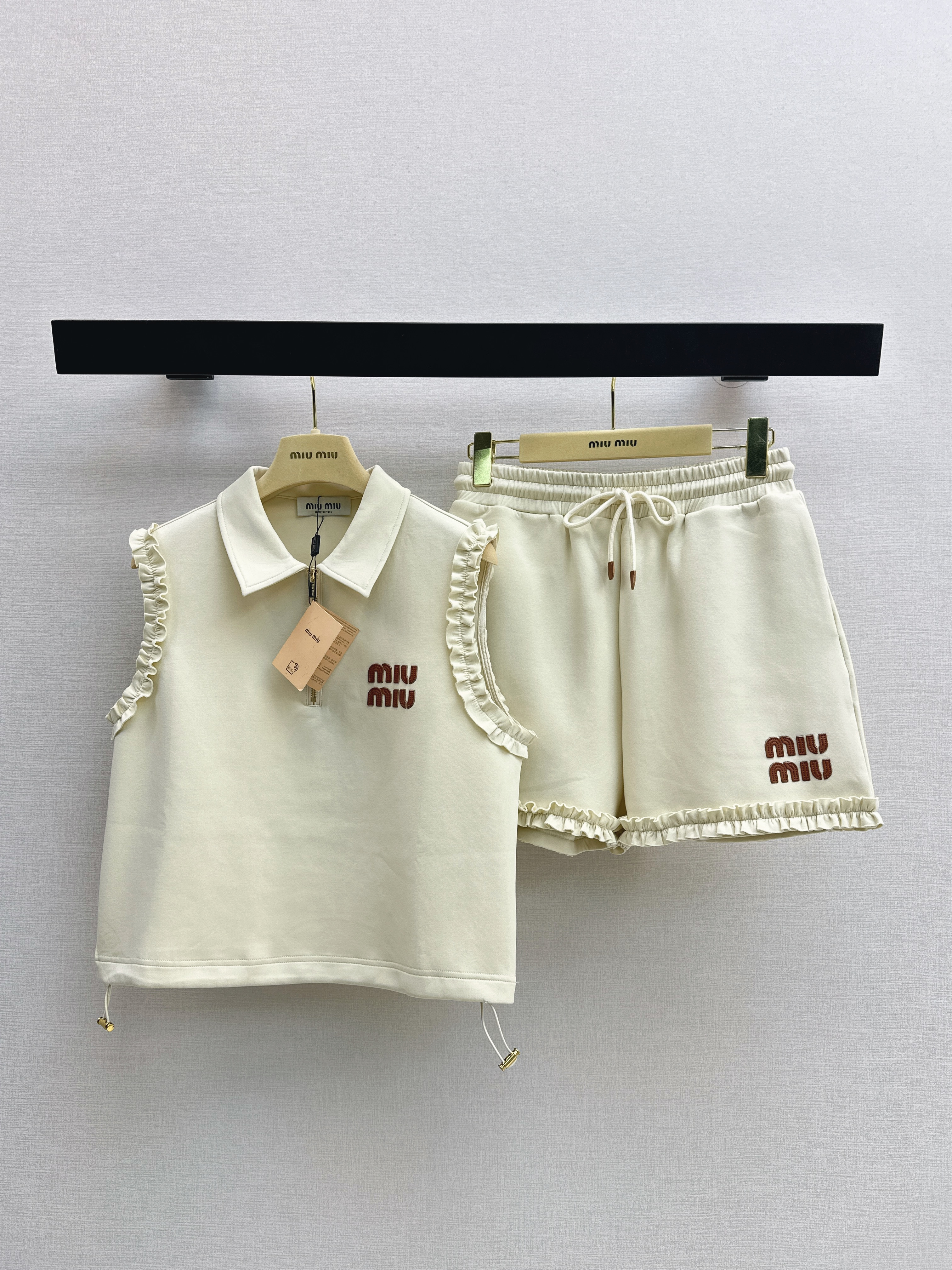 Miu New sleeveless top&short set