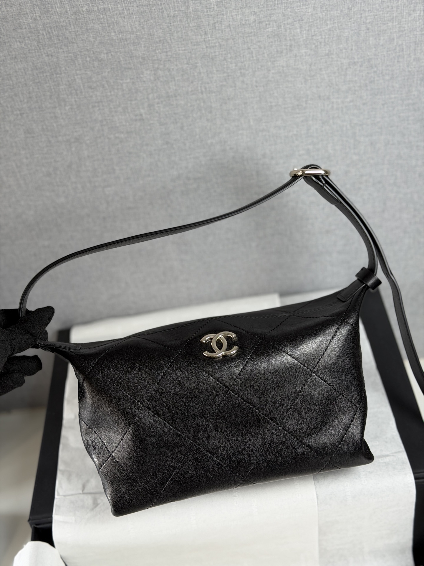 Chan New 26C hobo bag