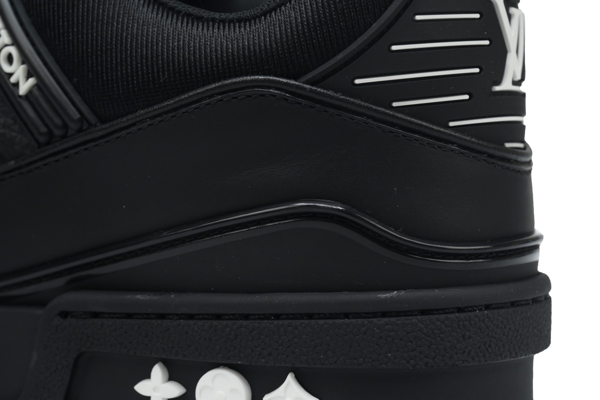 Pkkicks God Batch LOUIS VUITTON Trainer All Black Embossing 1AARER