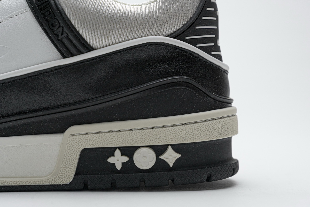 Pkkicks God Batch LOUIS VUITTON 20ss Trainer Black White
