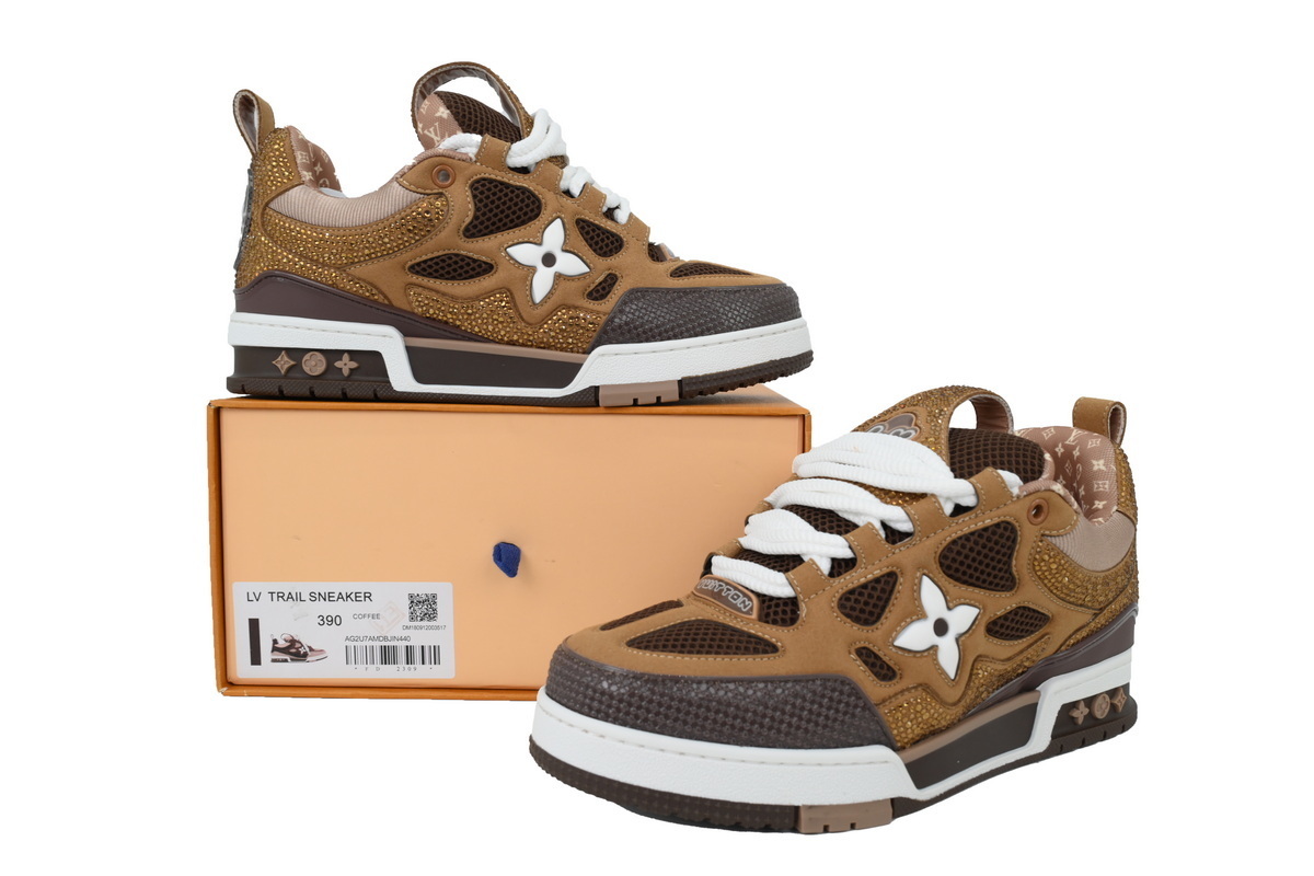 Pkkicks God Batch LOUIS VUITTON White Brown Diamond Surface