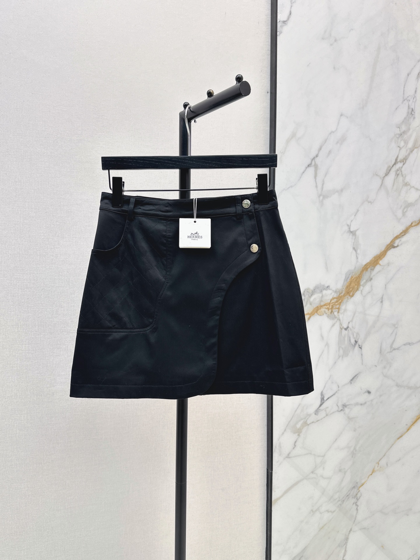 Herm New Side-button skirt