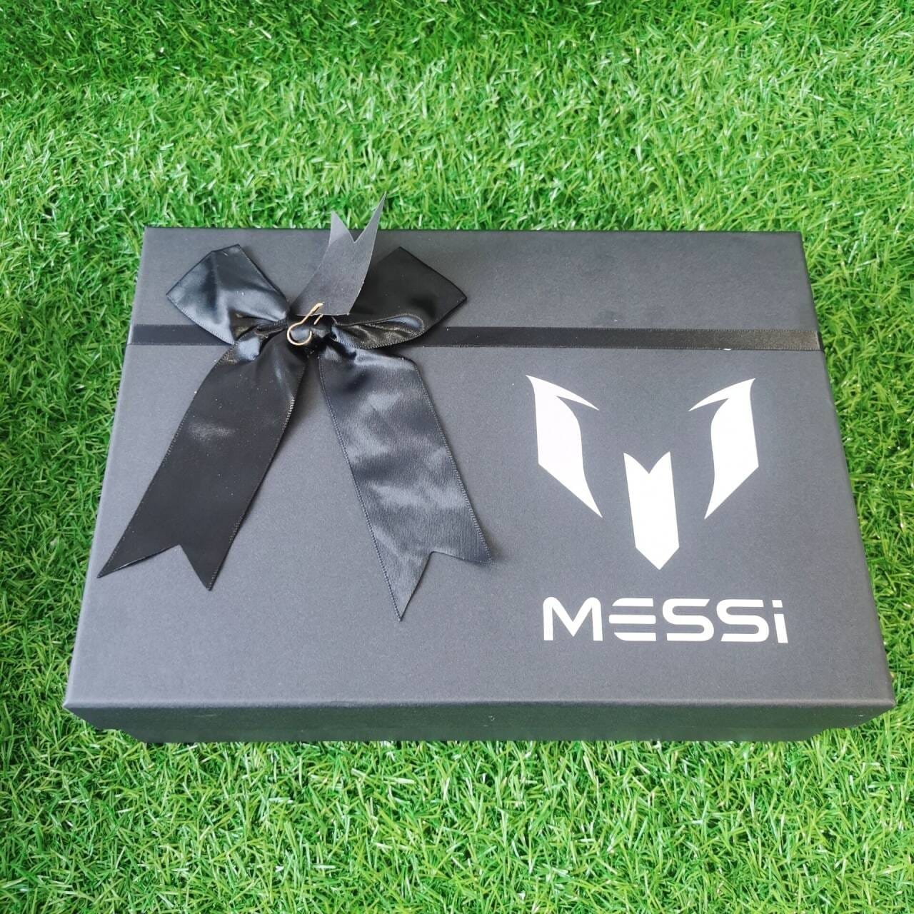 MESSI Mystery Football Box 8 Items