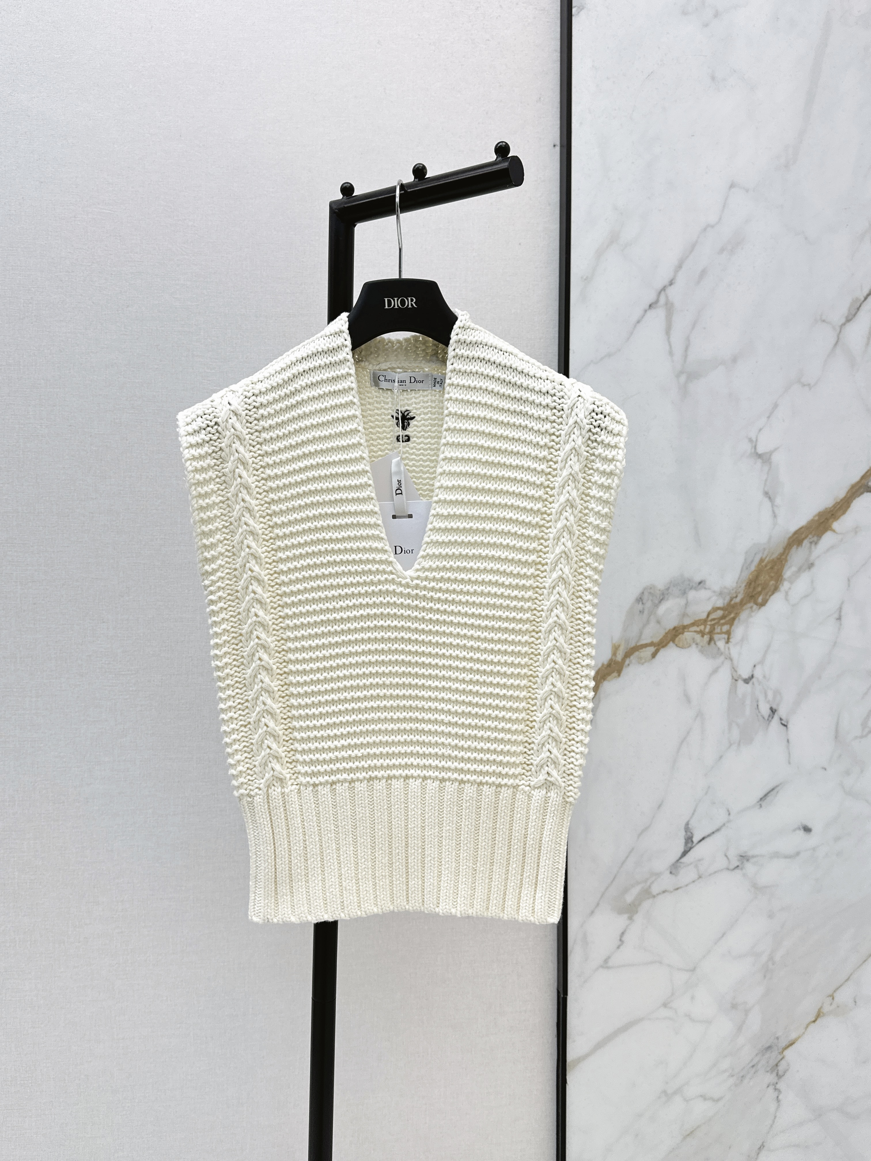 CD New knit vest