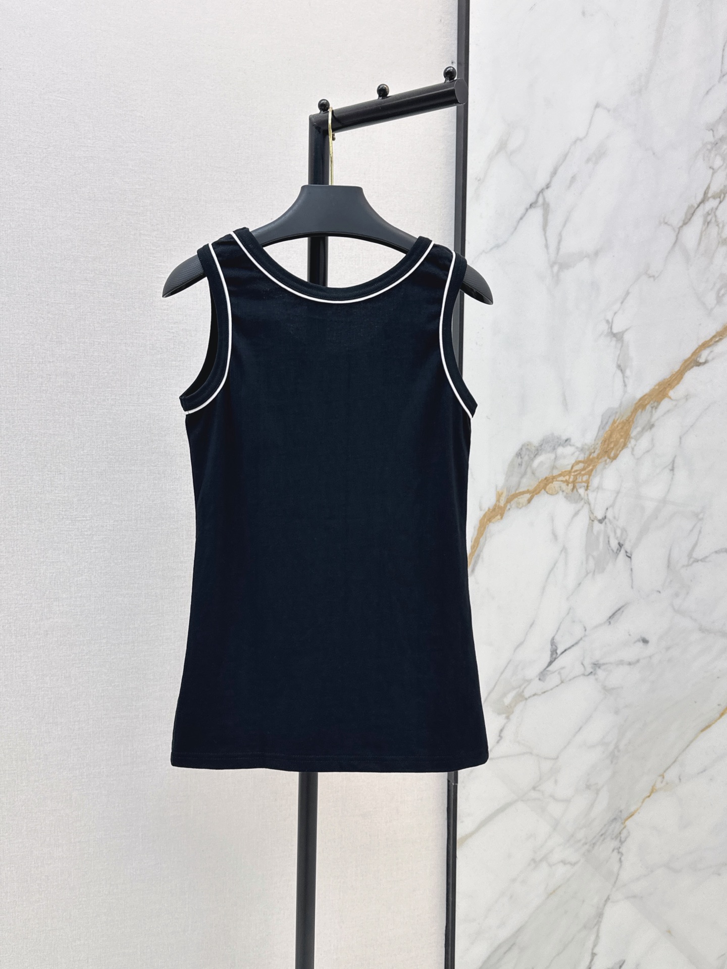 Val New Sleeveless top