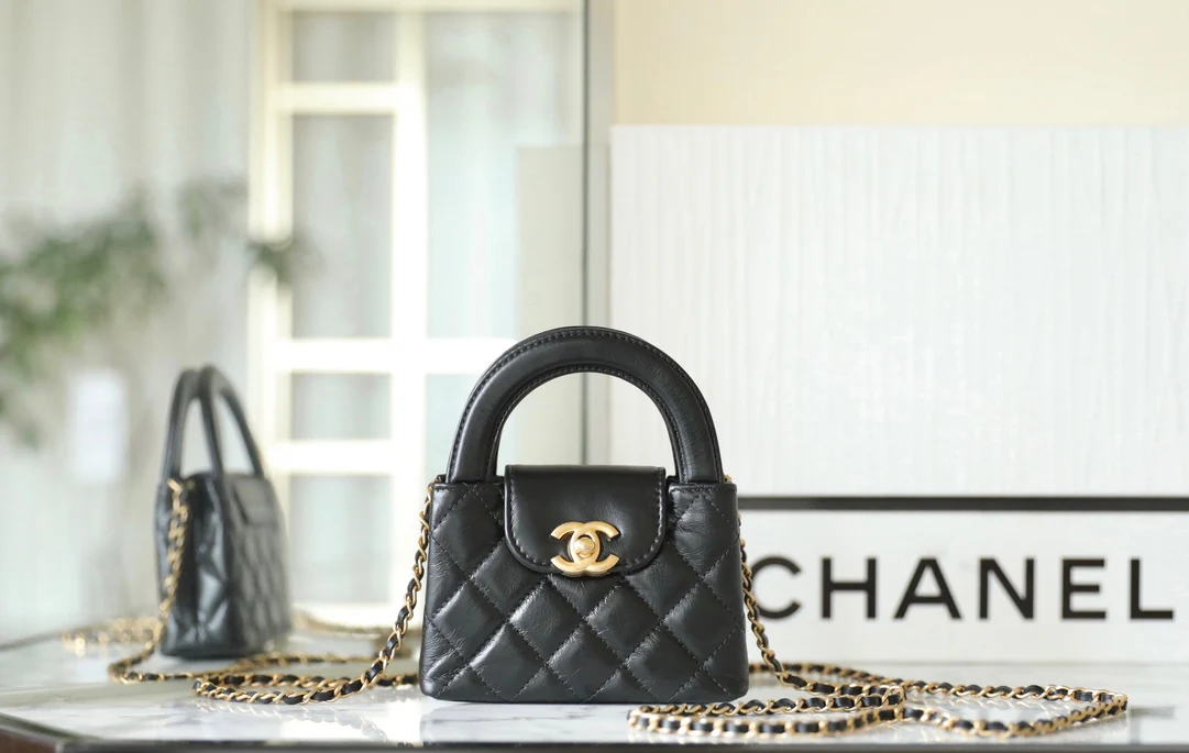 Chan New 23k kelly Hand chain bag