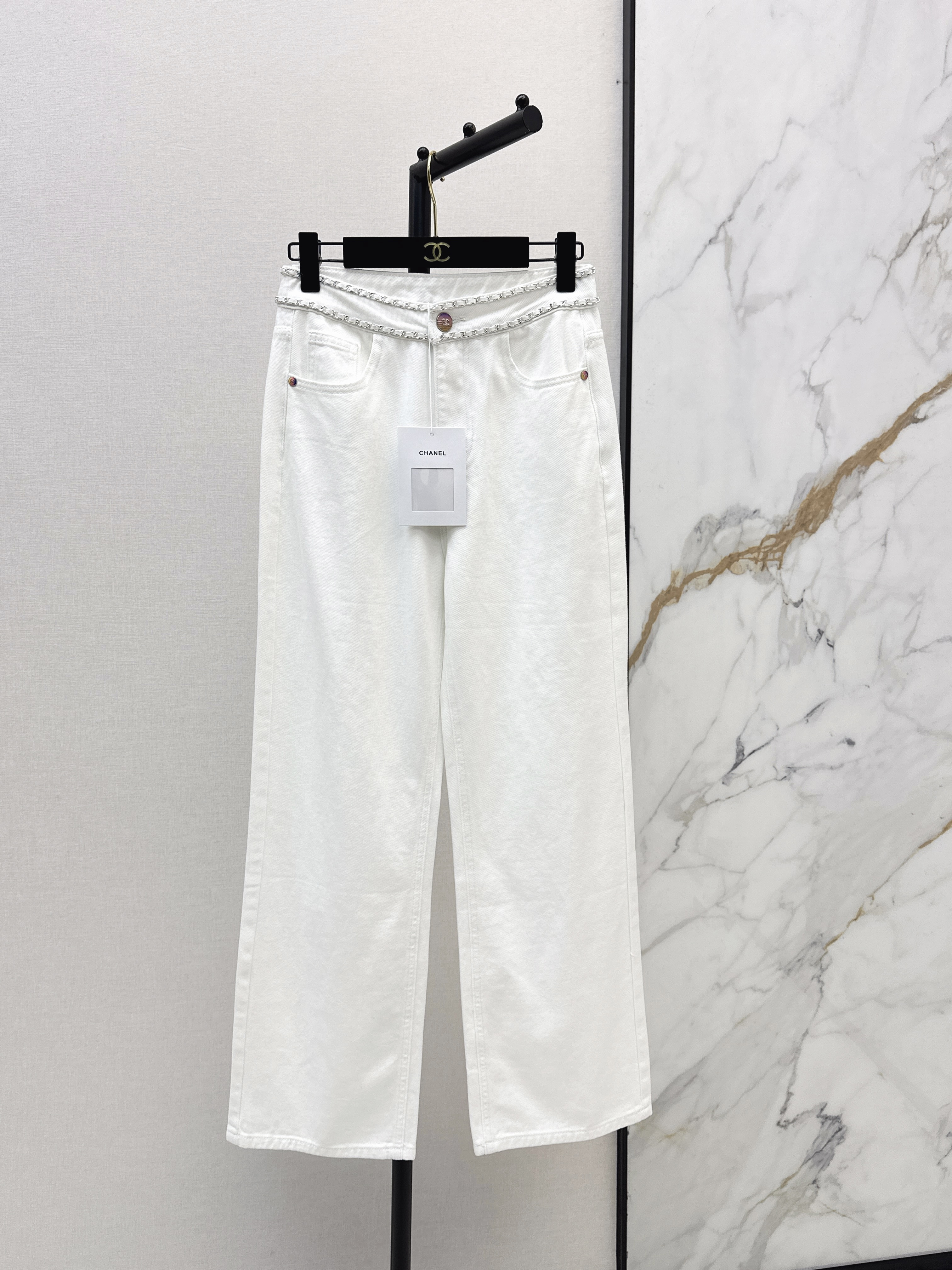 Chan New Straight-leg jeans