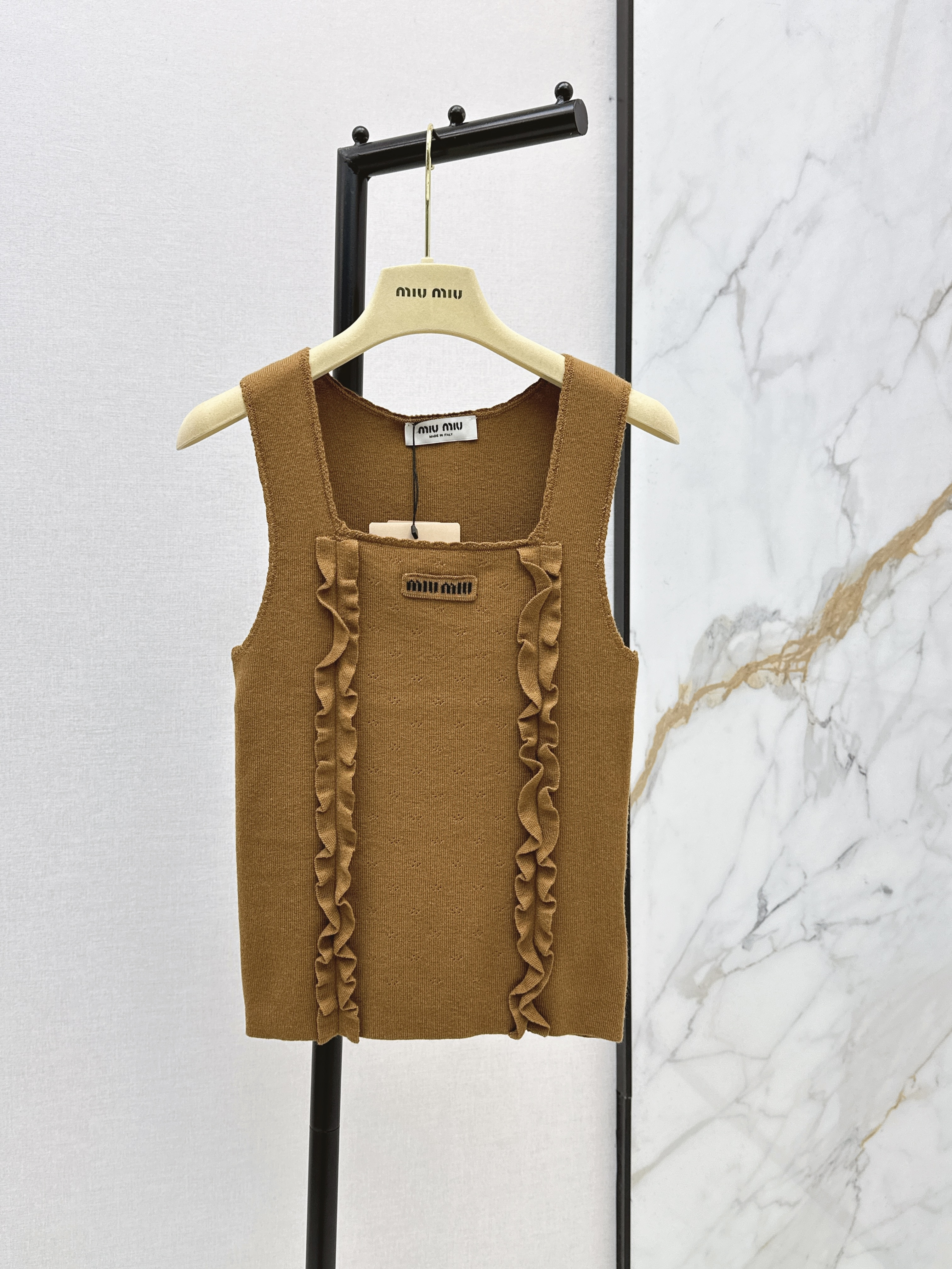 Miu New sleeveless vest