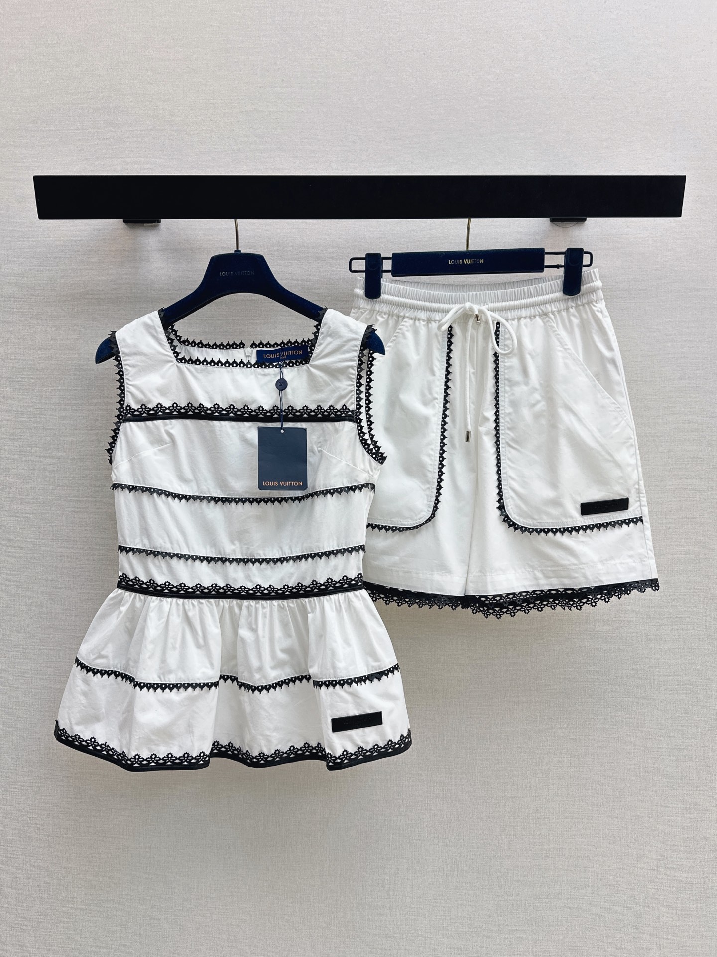 Louis New Color-Block Ruffled Set