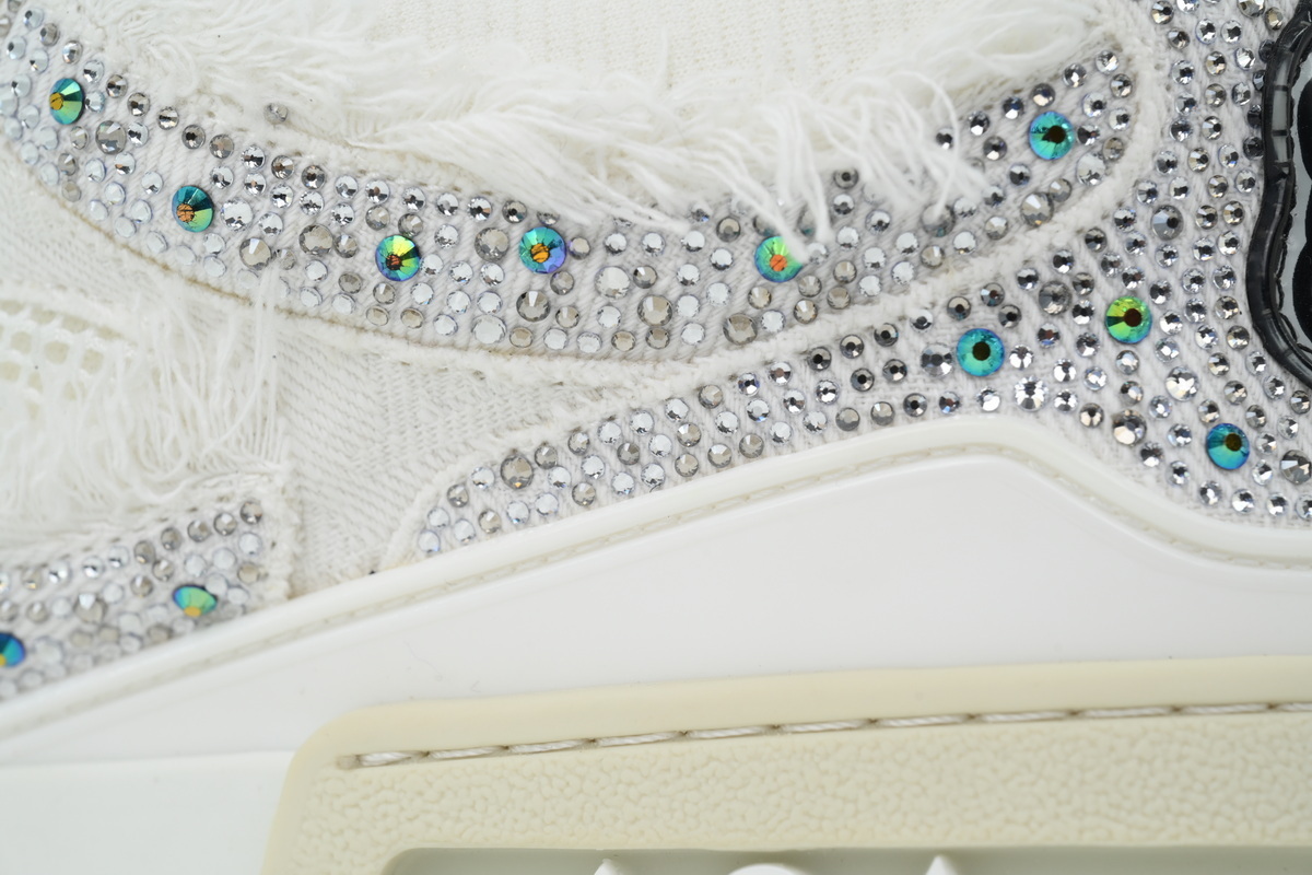 Pkkicks God Batch LOUIS VUITTON Silver White Diamond