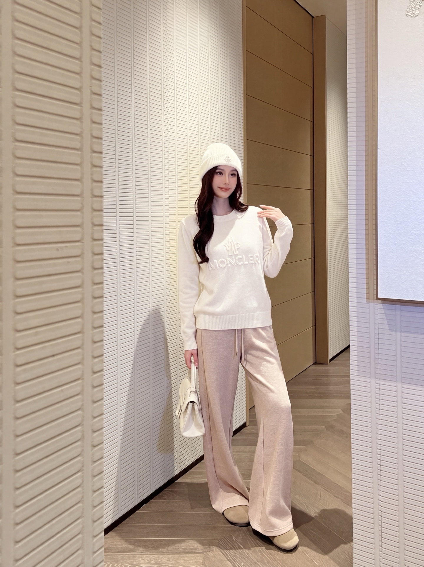Monc New Embroidered knit sweater