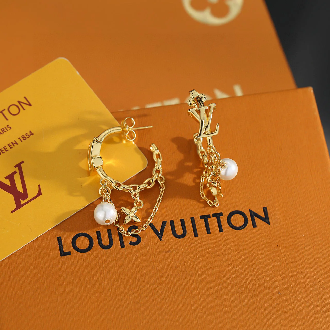 Louis New Pearl earrings
