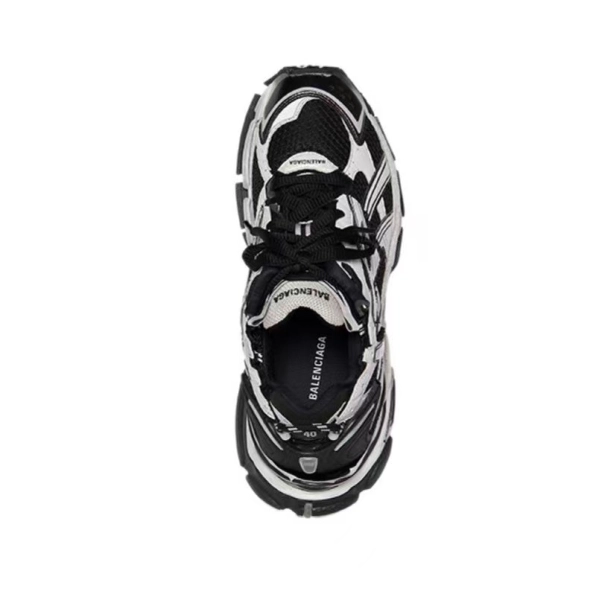 Balenciaga Runner Black White 677402W3RB29010