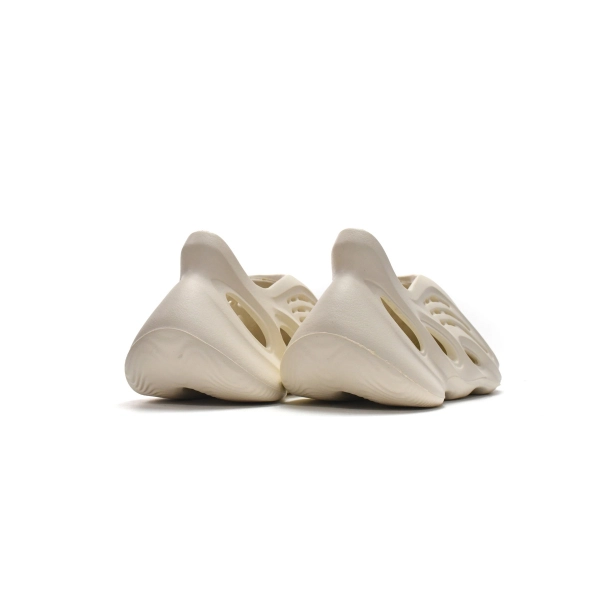 adidas Yeezy Foam Runner Sand FY4567