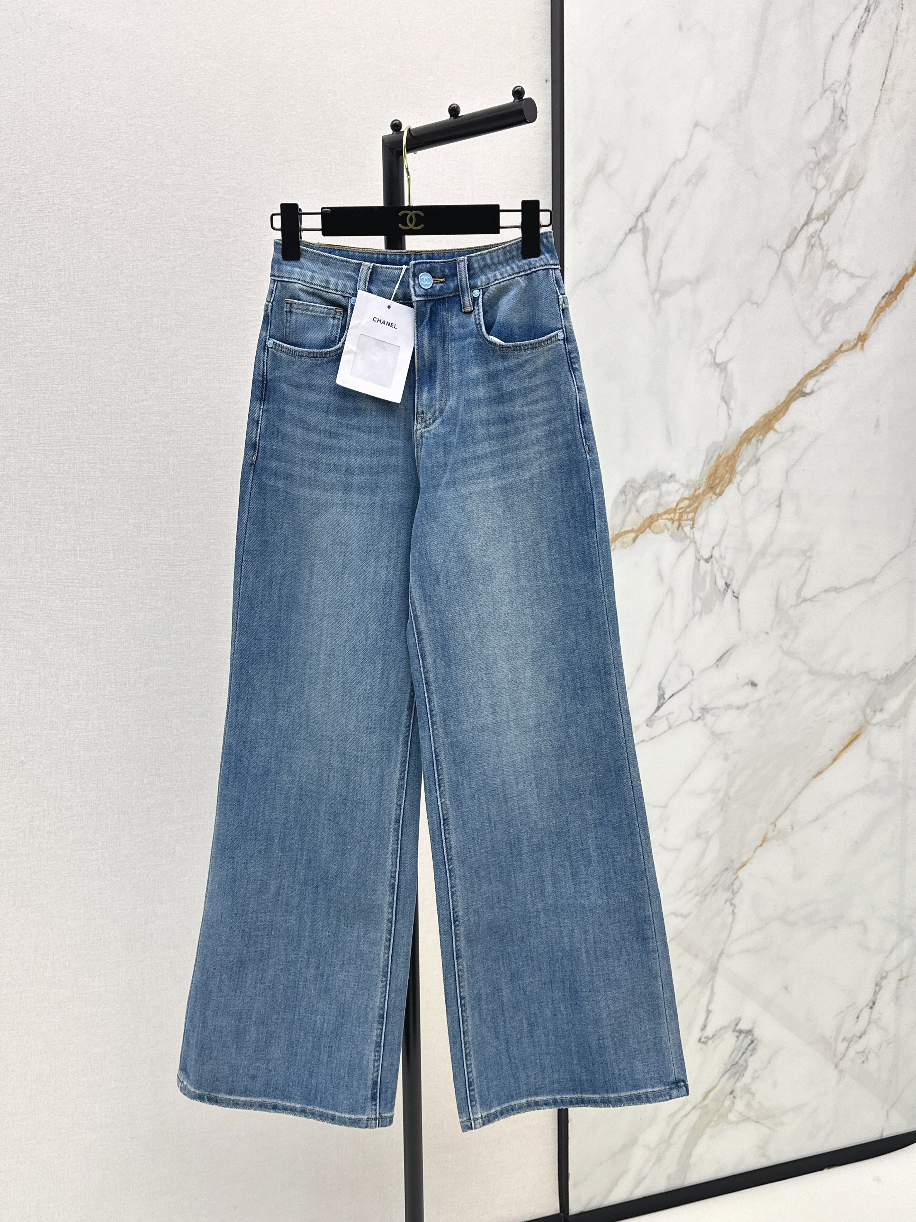 Chan New Straight-leg jeans