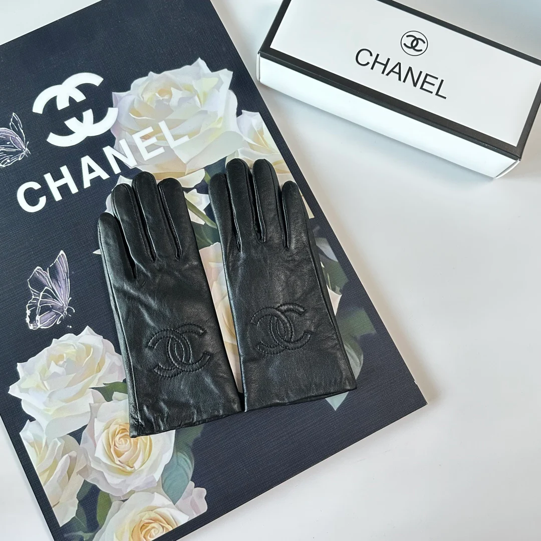 Chan New Leather gloves