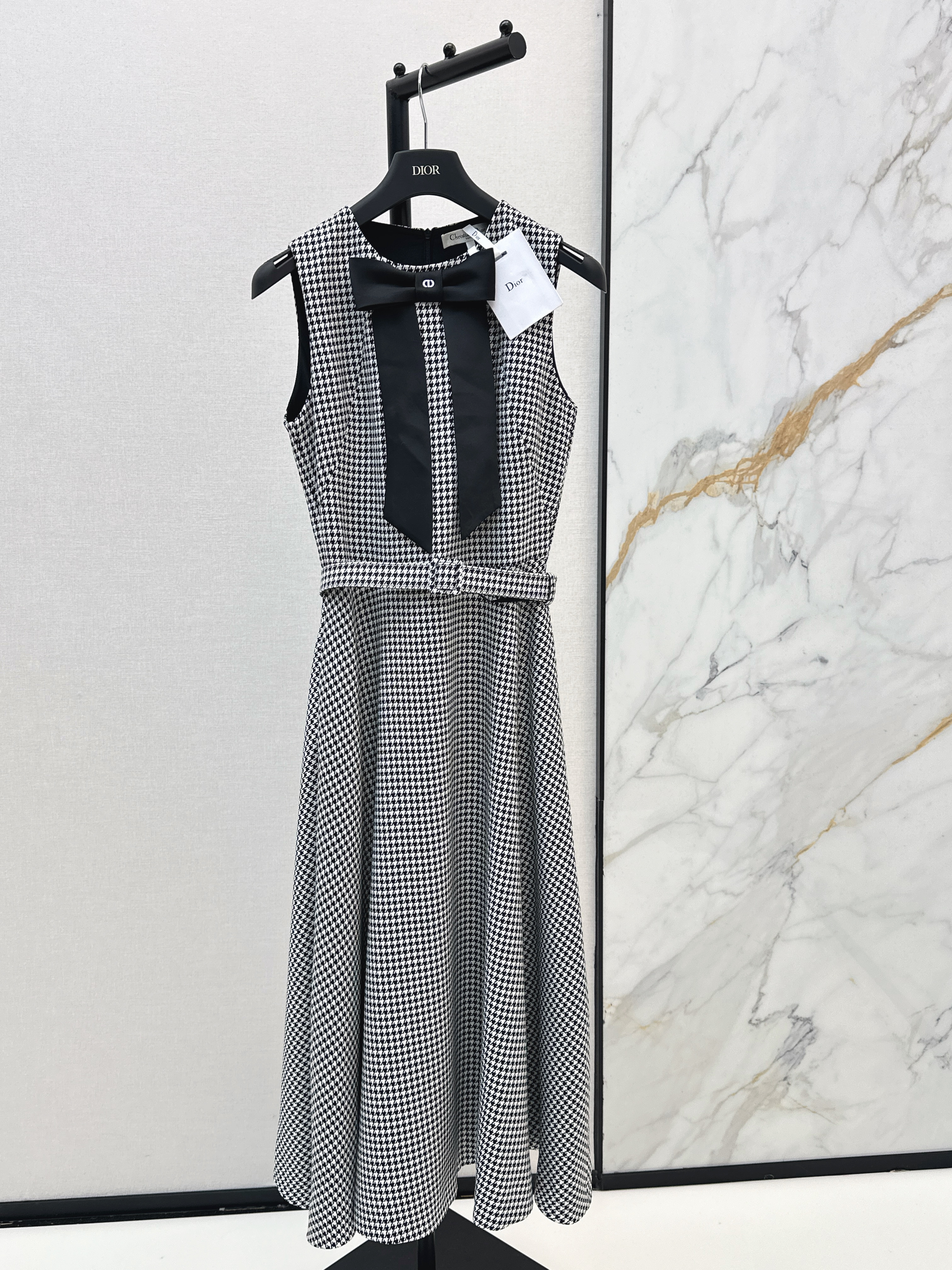 CD New Houndstooth Sleeveless dress
