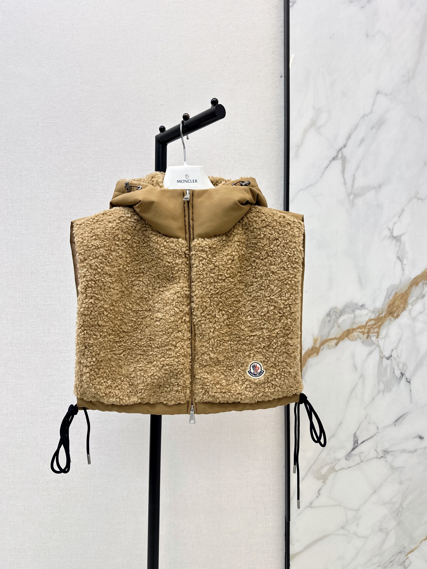 Monc New Hooded down vest