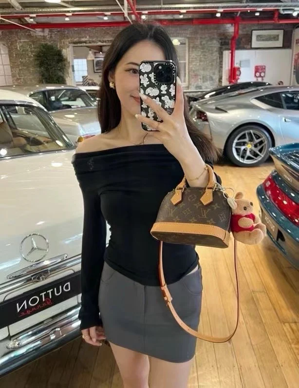 Louis New bucket bag