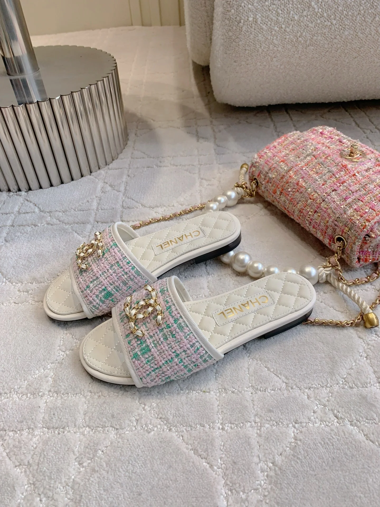 Chan New Flat slippers