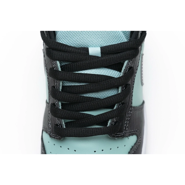 Nike Dunk SB Low Diamond Supply Co. Aqua Blue 304292-402