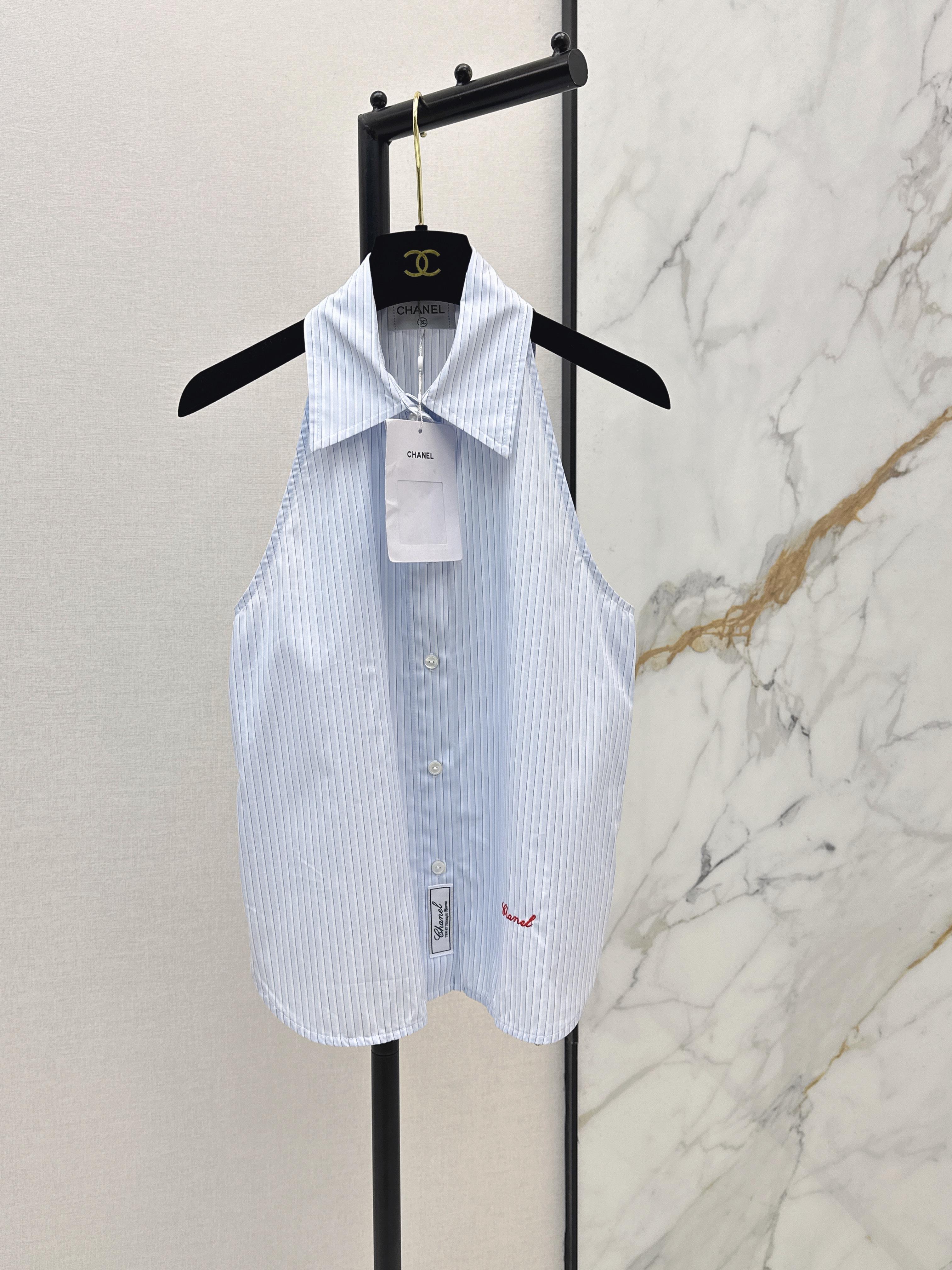 Chan New Sleeveless shirt