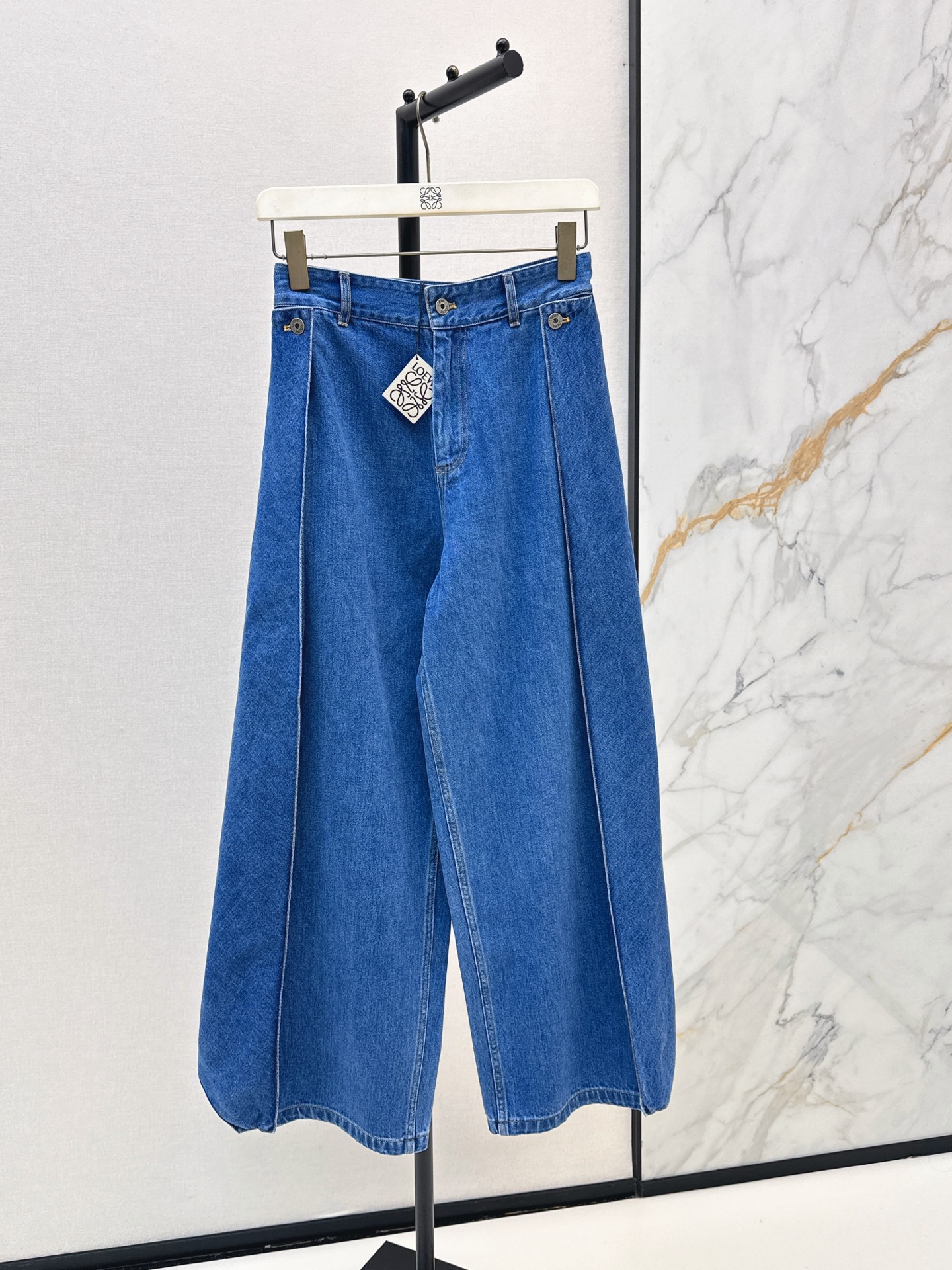 Loe New Jeans