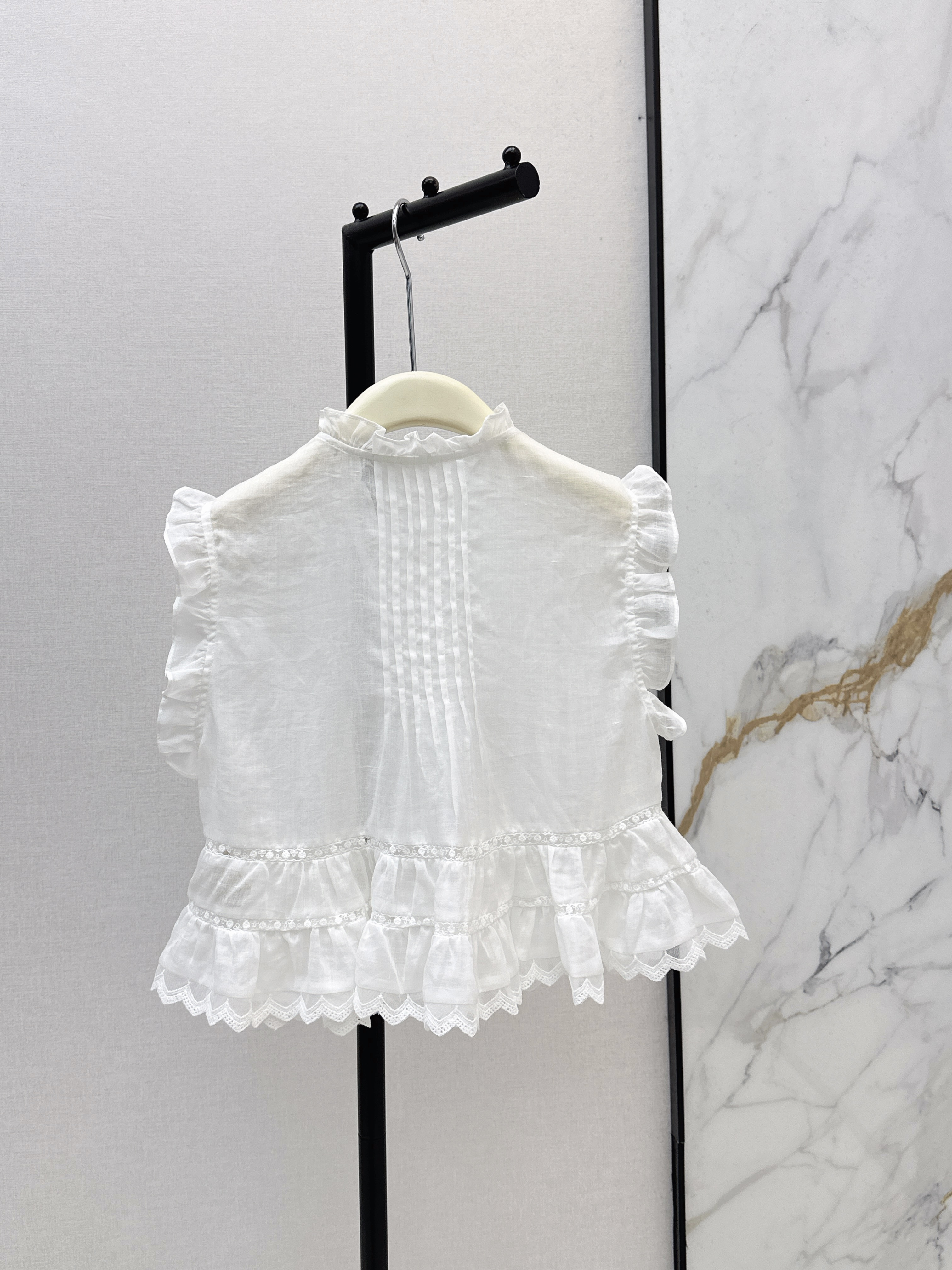 Chol New ruffle sleeveless shirt