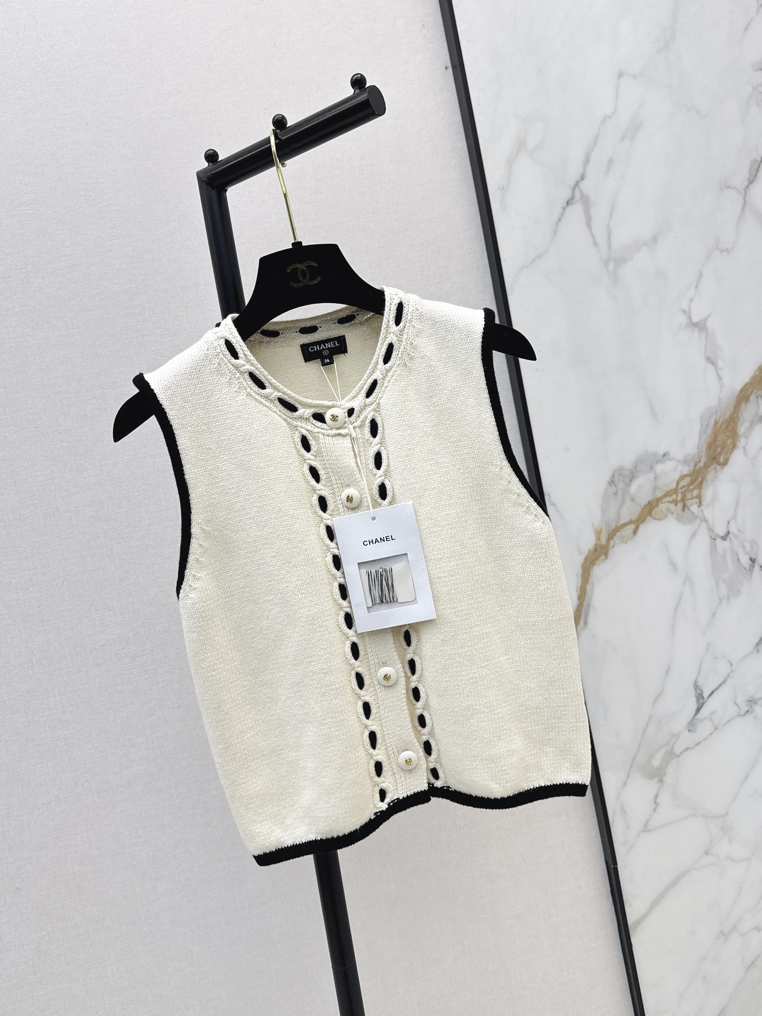 Chan New Knitted vest
